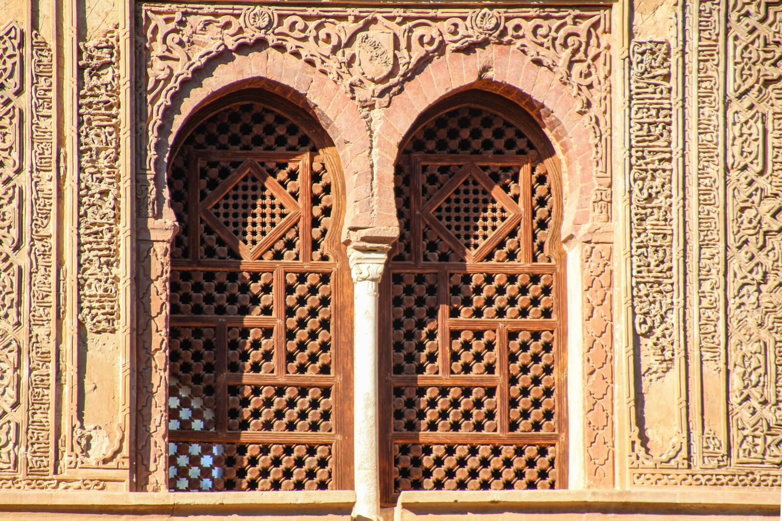 Canon EOS 600D (Rebel EOS T3i / EOS Kiss X5) sample photo. Spain, alhambra, widows photography