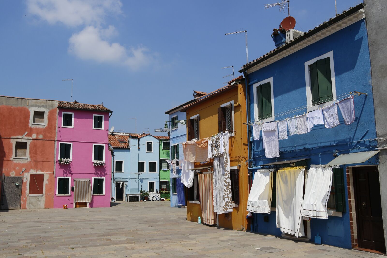 Canon EOS 100D (EOS Rebel SL1 / EOS Kiss X7) sample photo. Burano, italy, houses photography