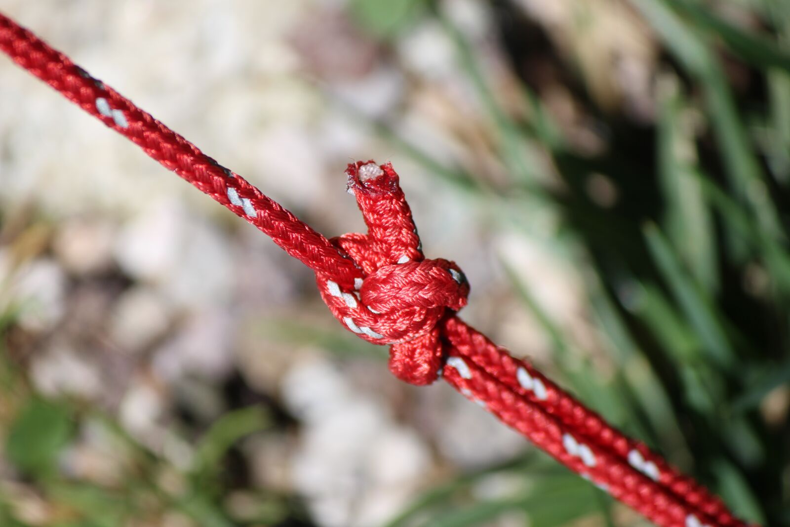 Canon EF-S 55-250mm F4-5.6 IS II sample photo. Knot, rope, tie photography