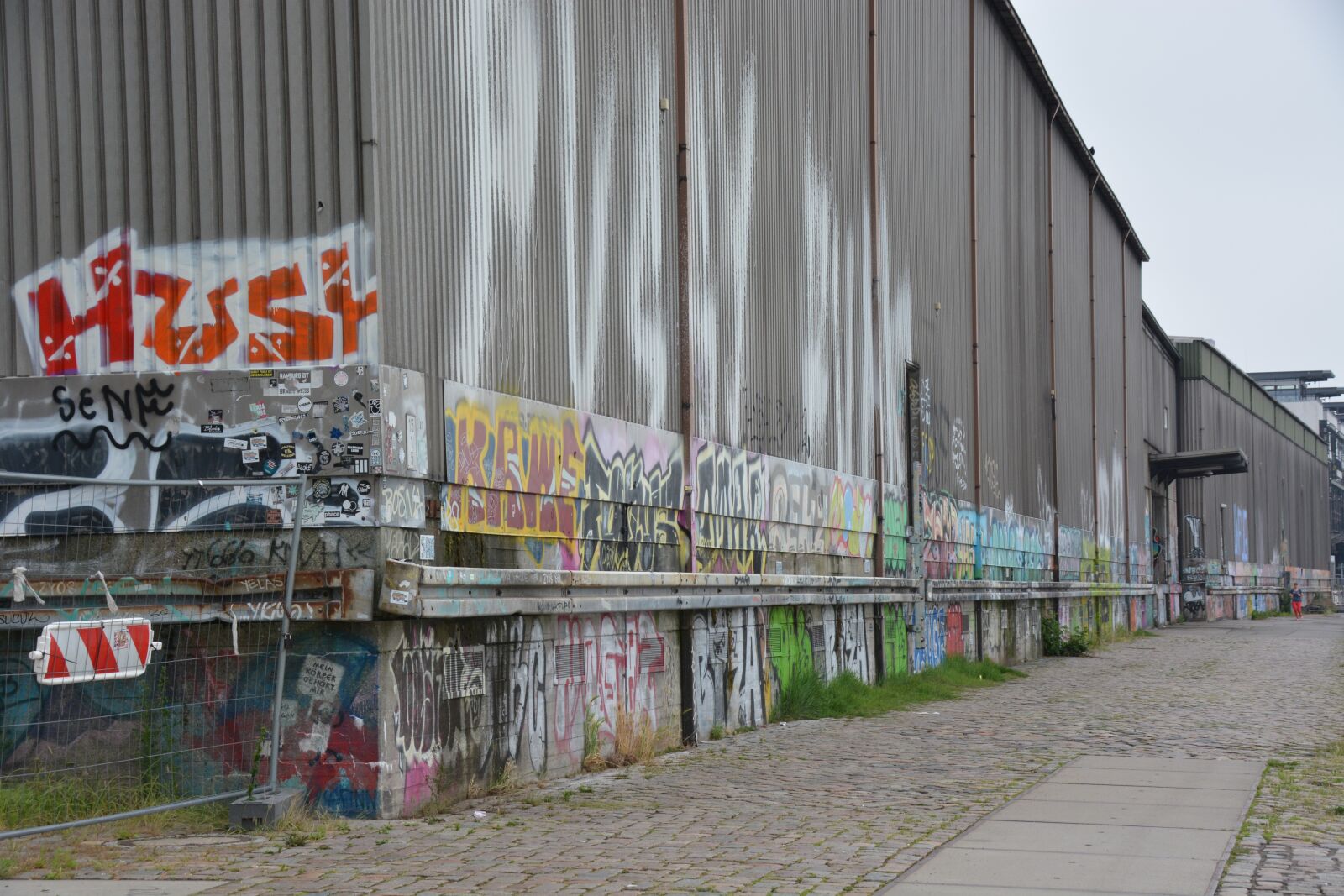 Nikon D7100 sample photo. Port of hamburg, graphitie photography