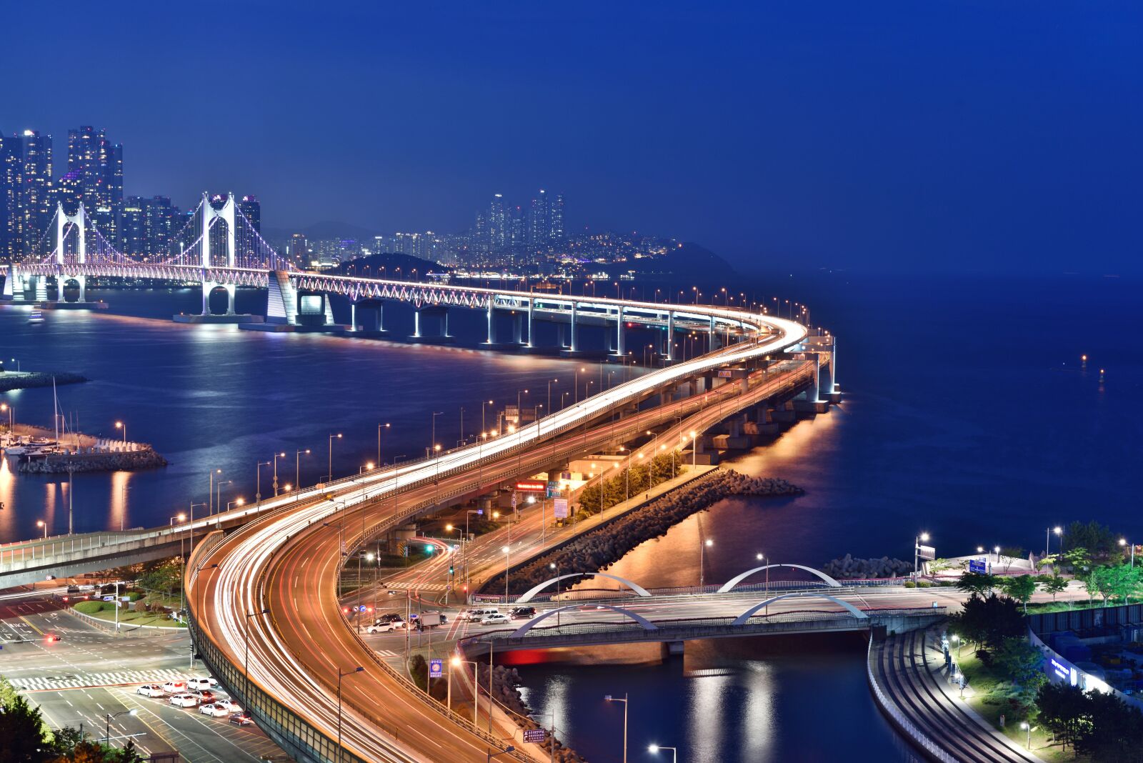 Nikon D810 sample photo. Busan night scene, bridge photography