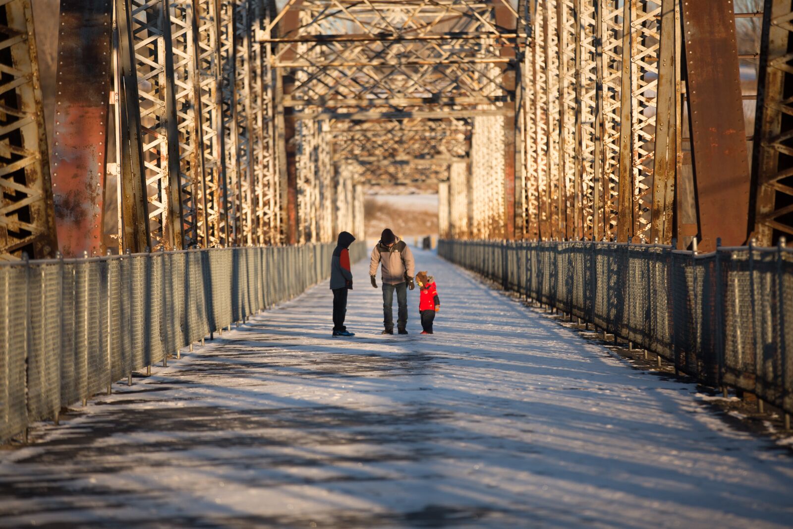 Canon EOS 5D Mark III sample photo. Family, bridge, people photography
