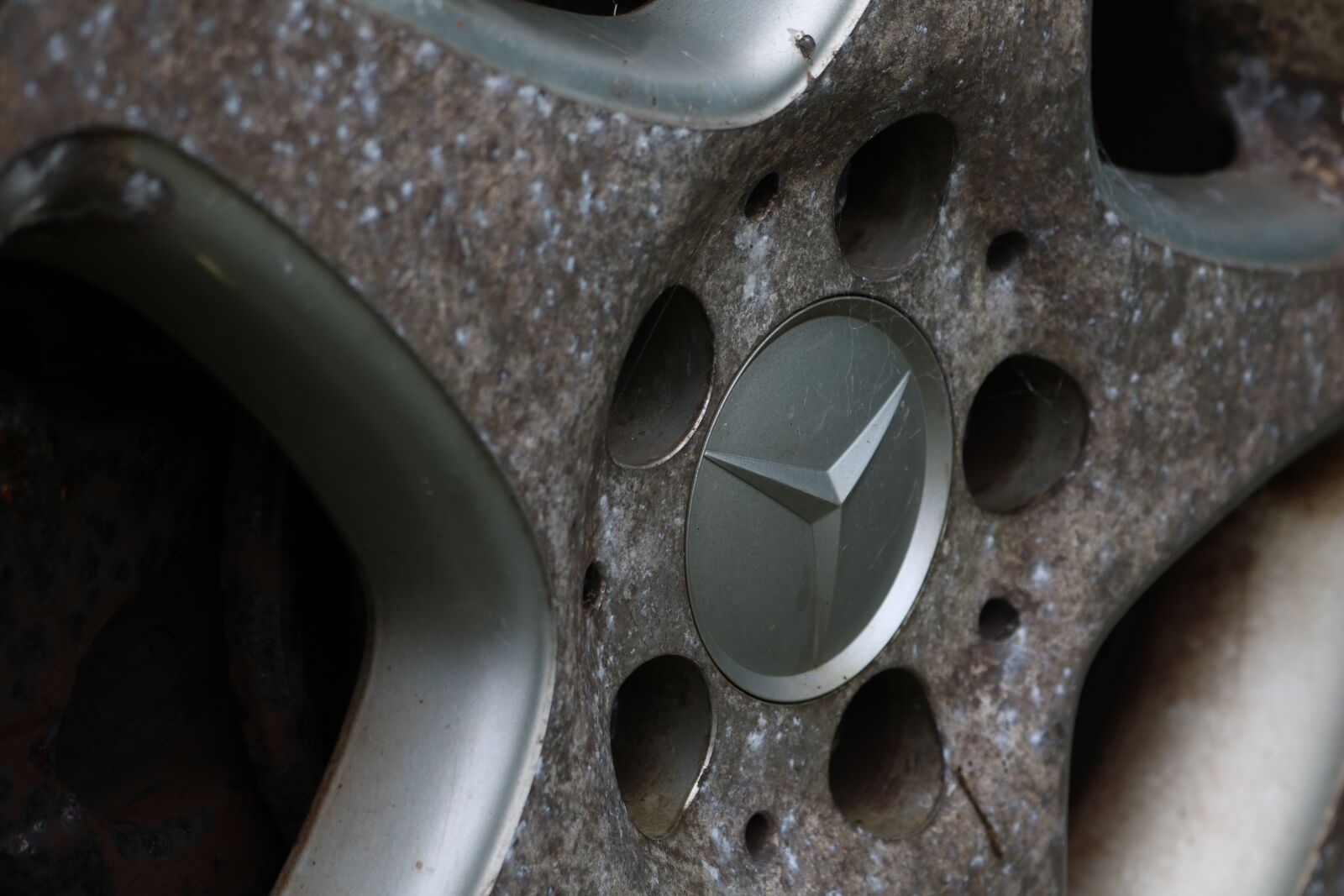 Canon EOS 750D (EOS Rebel T6i / EOS Kiss X8i) sample photo. Mercedes, old, wheels photography