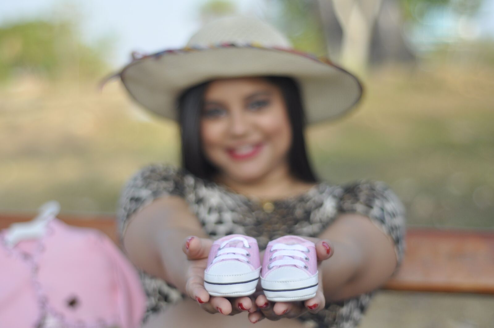Nikon D90 sample photo. Maternity, mother, feet photography