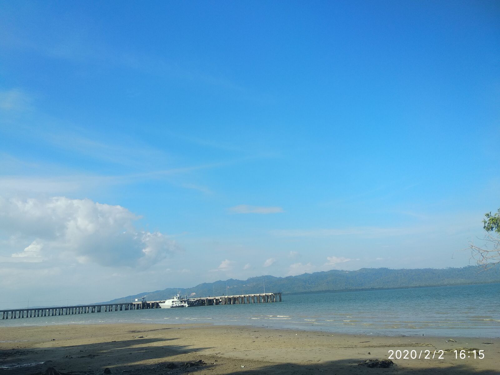 Xiaomi Mi A1 sample photo. Beach, city, sky photography