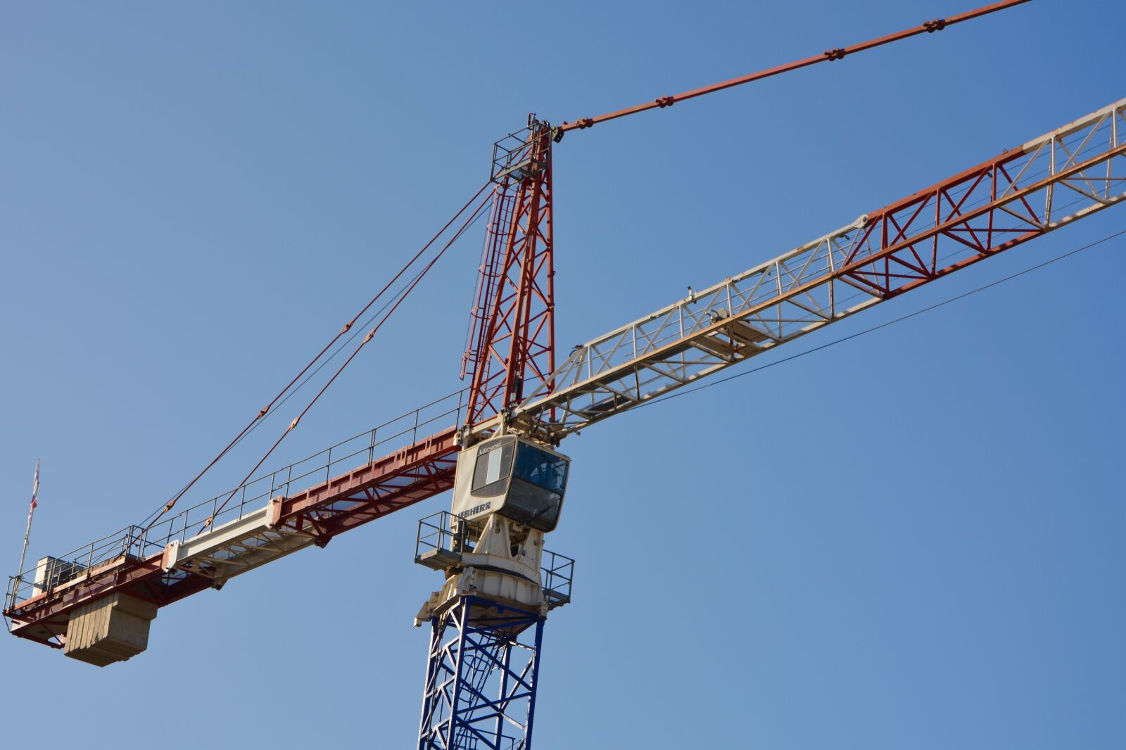 Nikon D5200 sample photo. Crane, site, cabin photography
