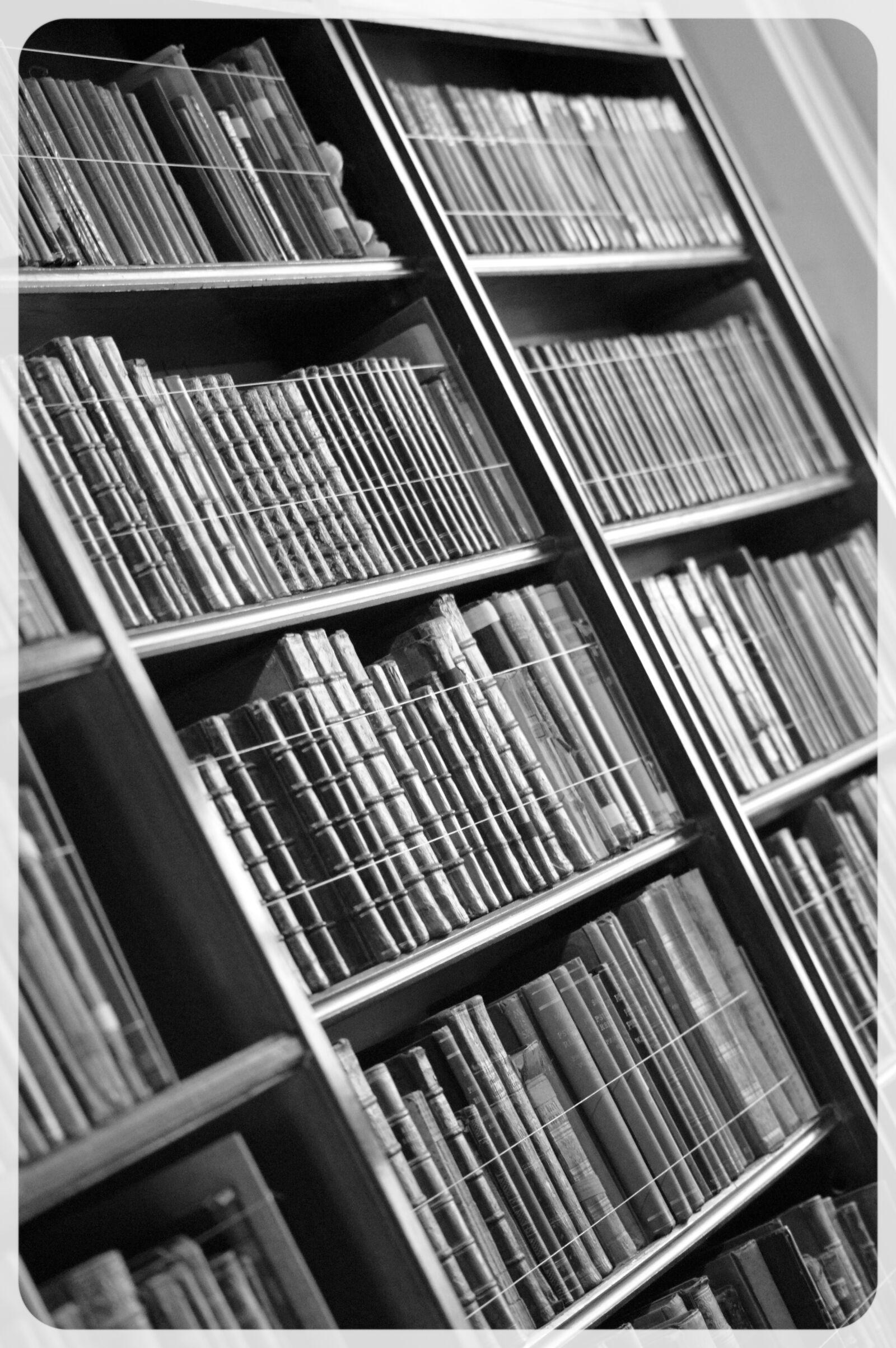 Nikon D3200 sample photo. Black, and, white, books photography