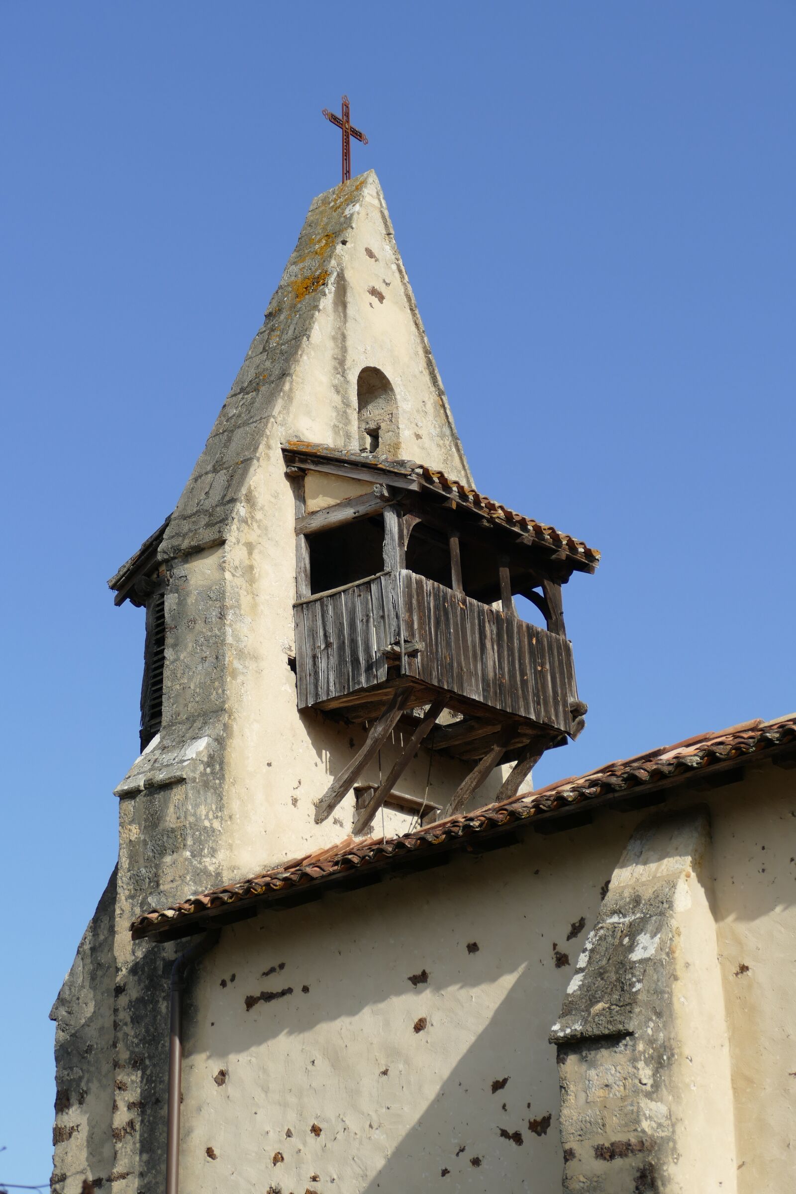 Panasonic Lumix DMC-FZ1000 sample photo. Church, development, balcony photography