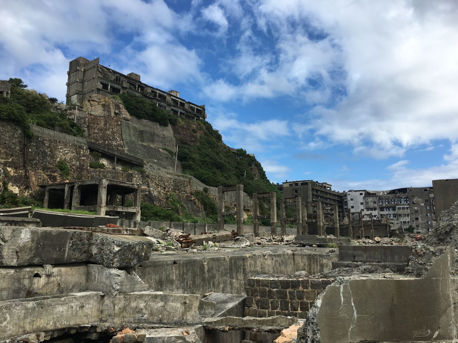 iPhone 6s back camera 4.15mm f/2.2 sample photo. Battleship island, hashima, nagasaki photography