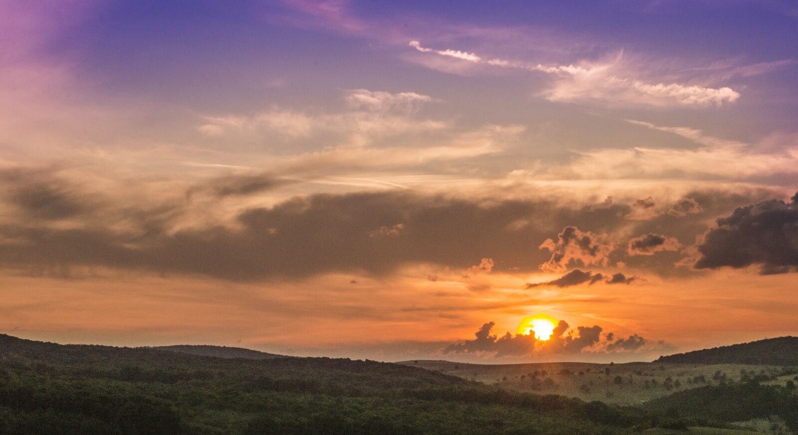 Nikon D7000 sample photo. Sunset, dramatic, clouds photography