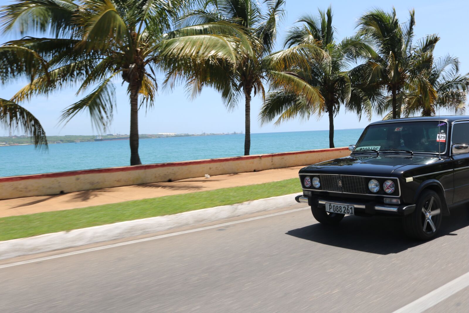 Canon EOS 750D (EOS Rebel T6i / EOS Kiss X8i) sample photo. Cuba, lada, havana photography