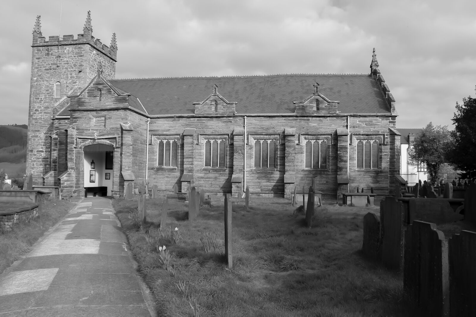 Canon EOS 1300D (EOS Rebel T6 / EOS Kiss X80) sample photo. Church, wales, architecture photography