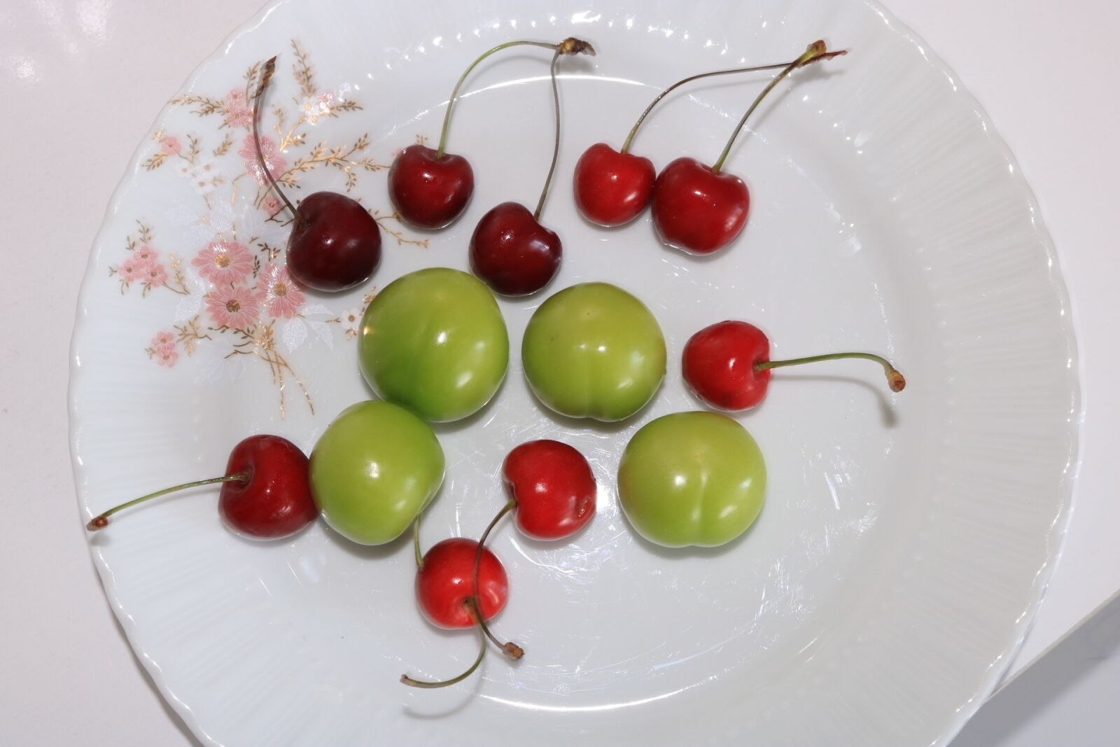 Canon EOS 750D (EOS Rebel T6i / EOS Kiss X8i) sample photo. Erik, cherry, fruit photography