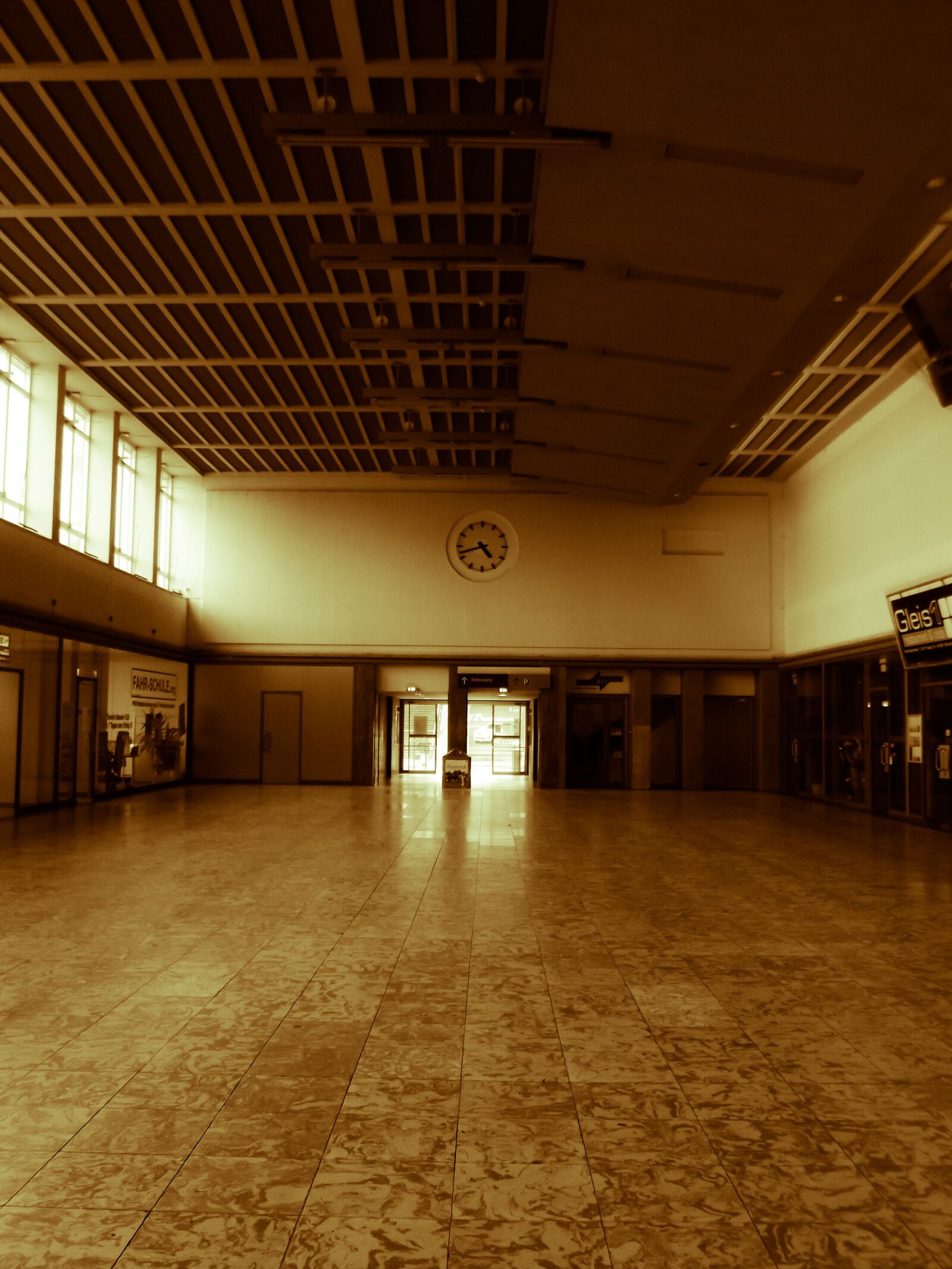 Fujifilm FinePix S2980 sample photo. City, railway station, kassel photography