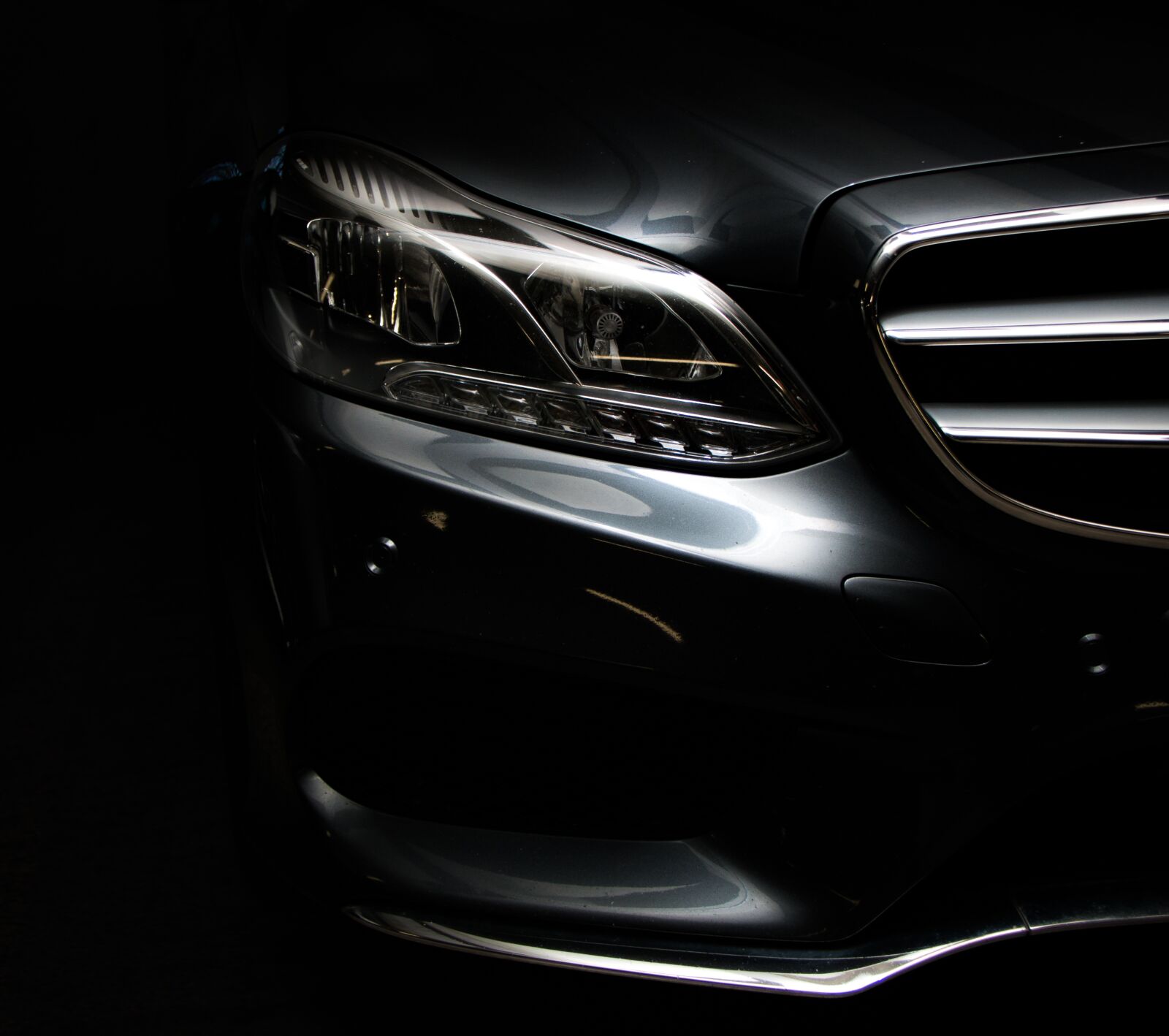Canon EF-S 18-200mm F3.5-5.6 IS sample photo. Mercedes e class, mercedes photography