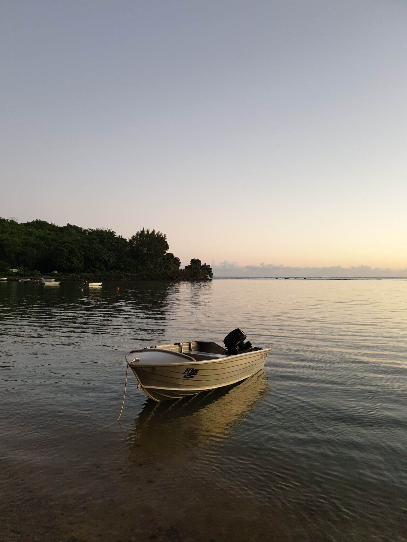Samsung Galaxy Note9 sample photo. Boat, sea, sunset photography
