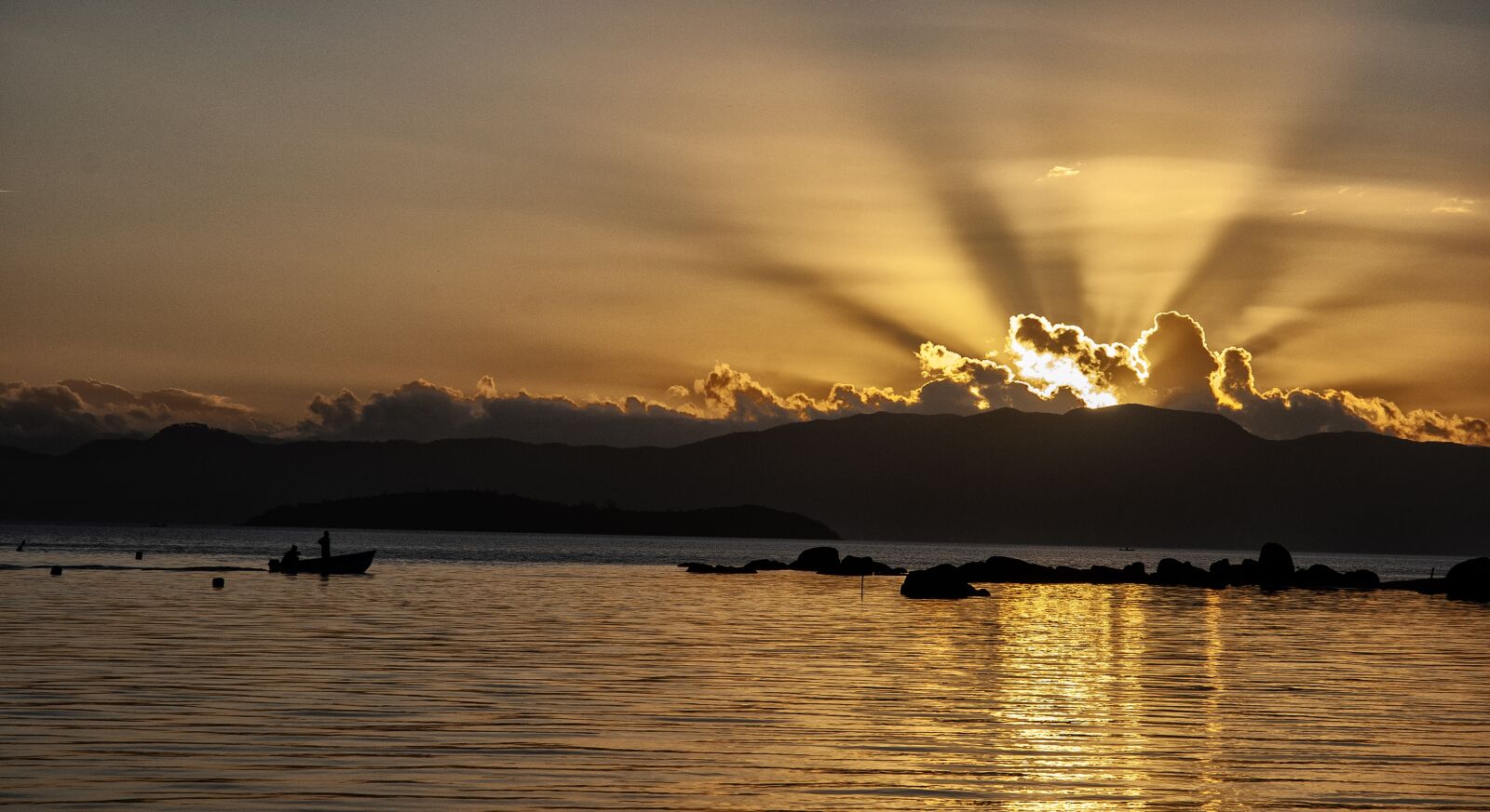 Nikon D60 sample photo. Sun, lake, sunrise photography