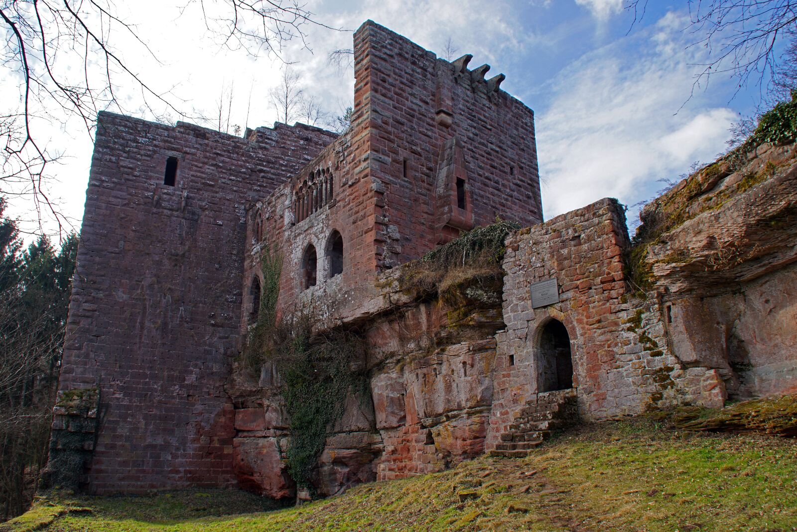 Sony SLT-A68 + Sony DT 18-200mm F3.5-6.3 sample photo. Ruin, castle, history photography