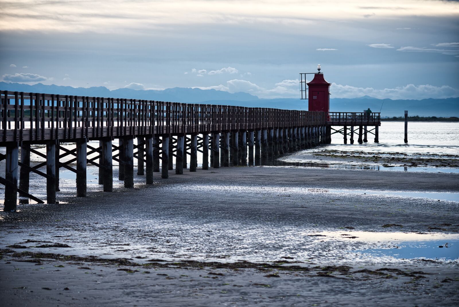 Nikon D810 sample photo. Lighthouse, sea, catwalk photography