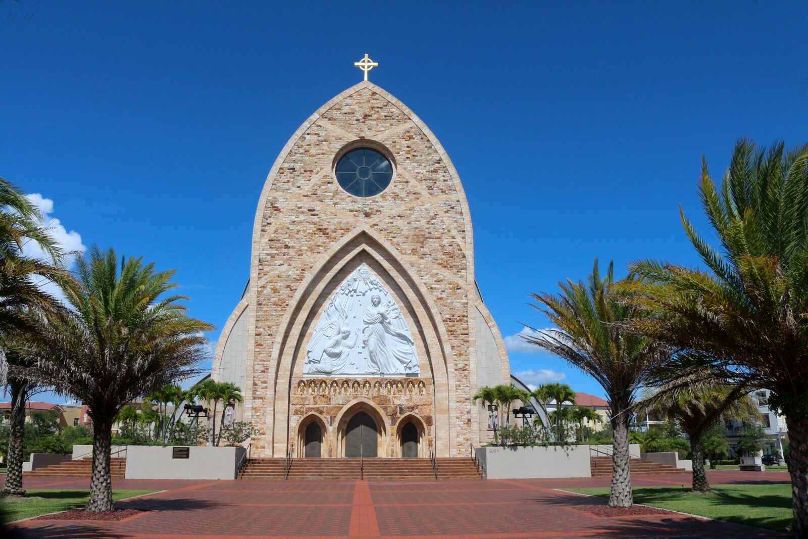 Canon EOS 650D (EOS Rebel T4i / EOS Kiss X6i) sample photo. Heaven, catholic church, cross photography