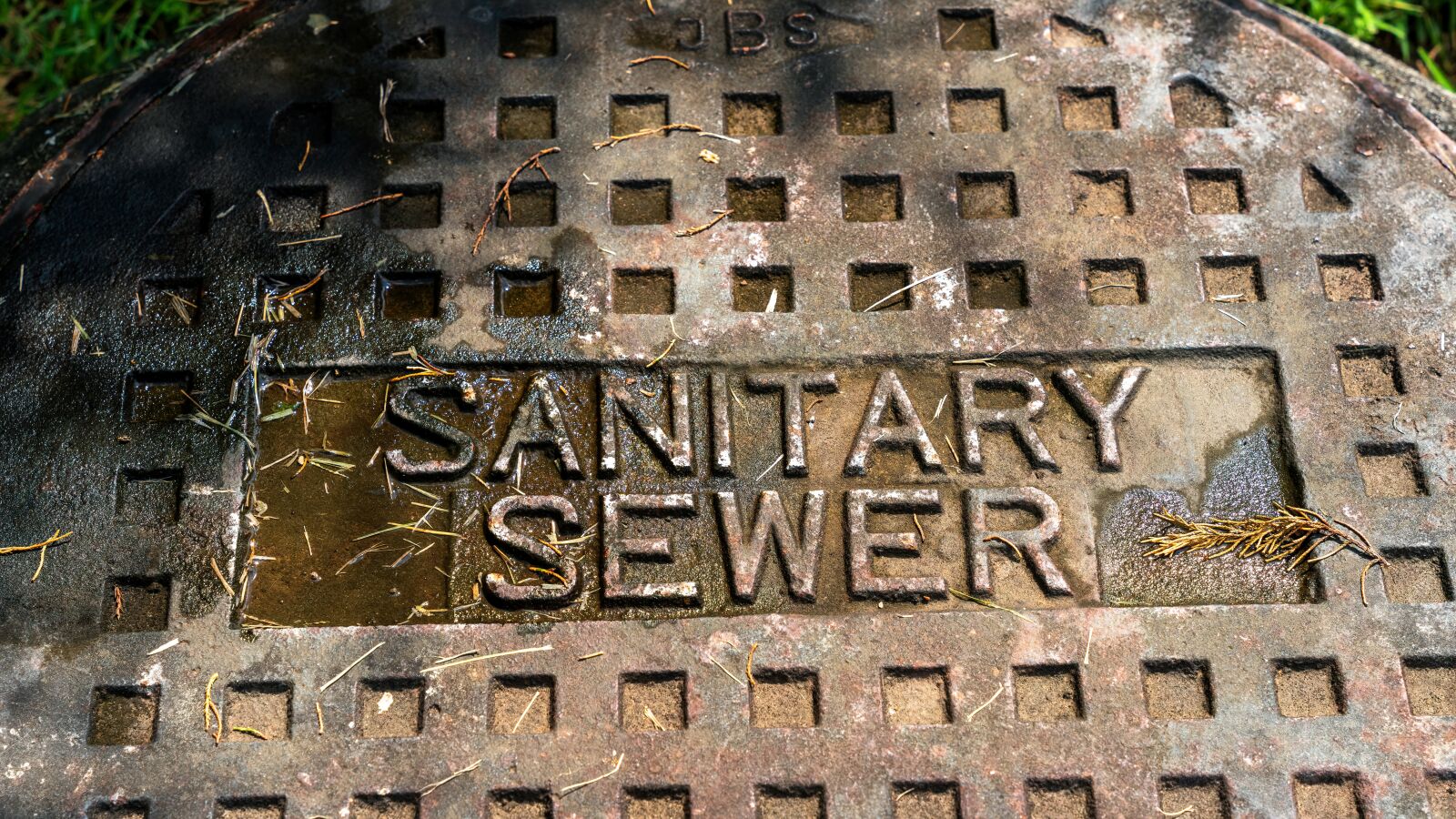 Sony a7R III + Sigma 24-70mm F2.8 DG DN Art sample photo. Sewer, drain, manhole photography
