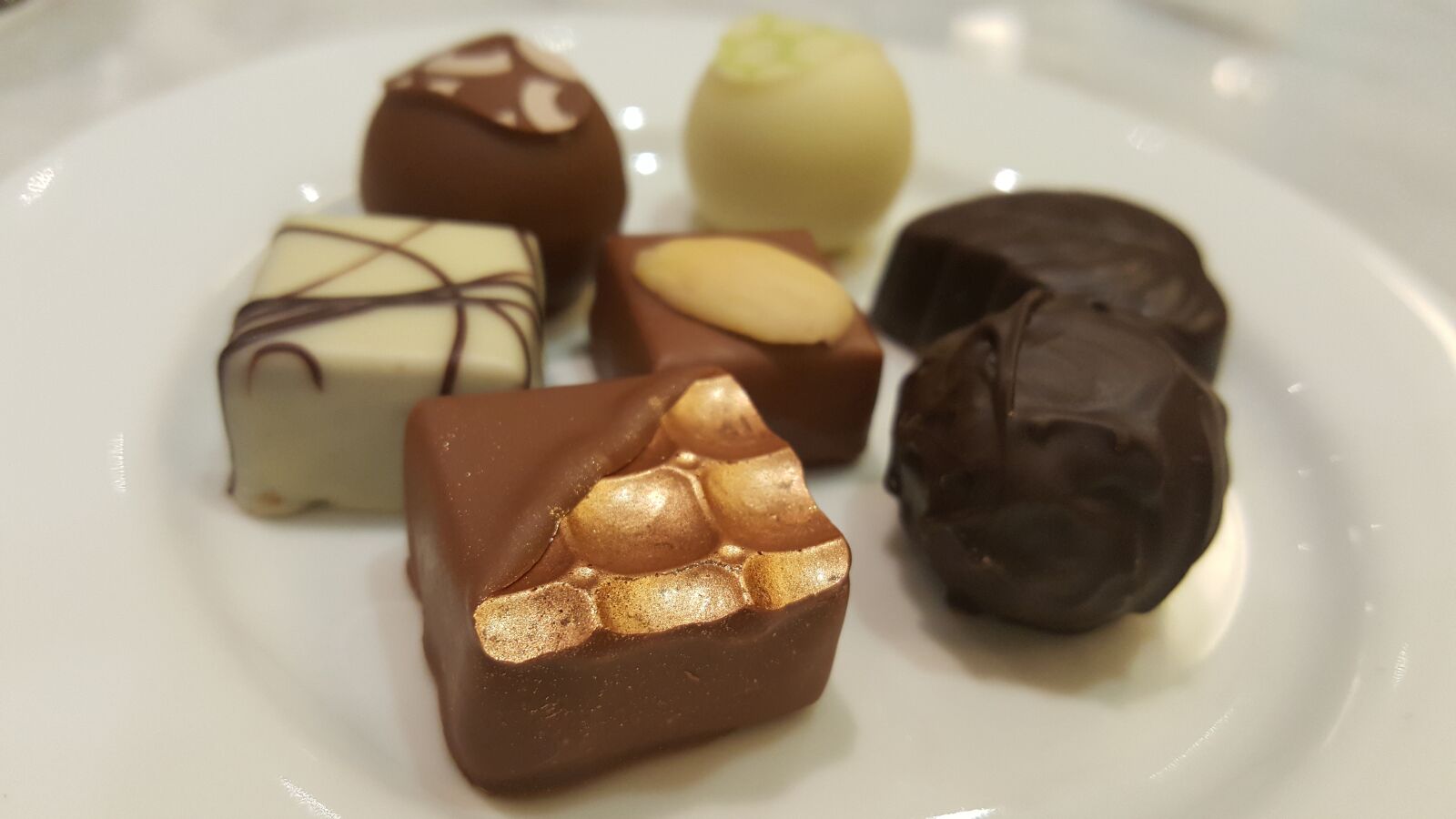 Samsung Galaxy Note5 sample photo. Chocolate, sweet, dessert photography