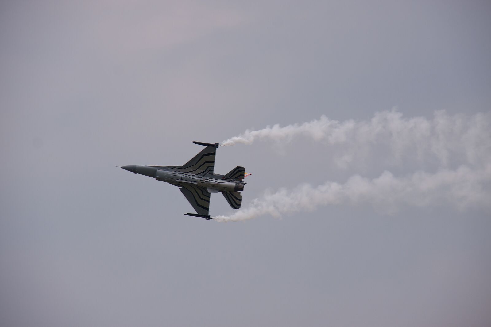 Canon EOS 50D sample photo. Airshow, starfighter, flying photography
