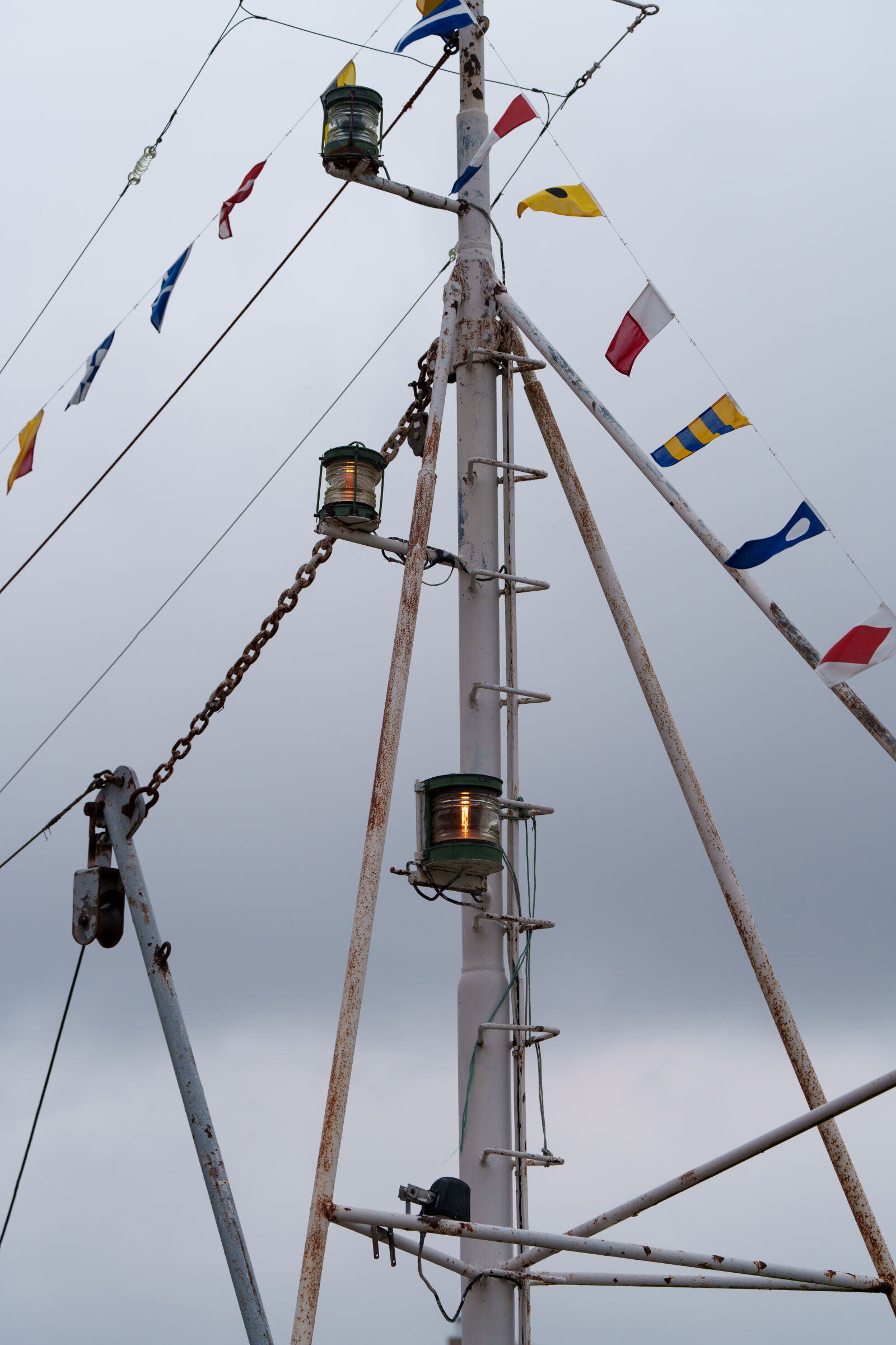 Sony FE 70-200mm F4 G OSS II sample photo. Flag boat photography