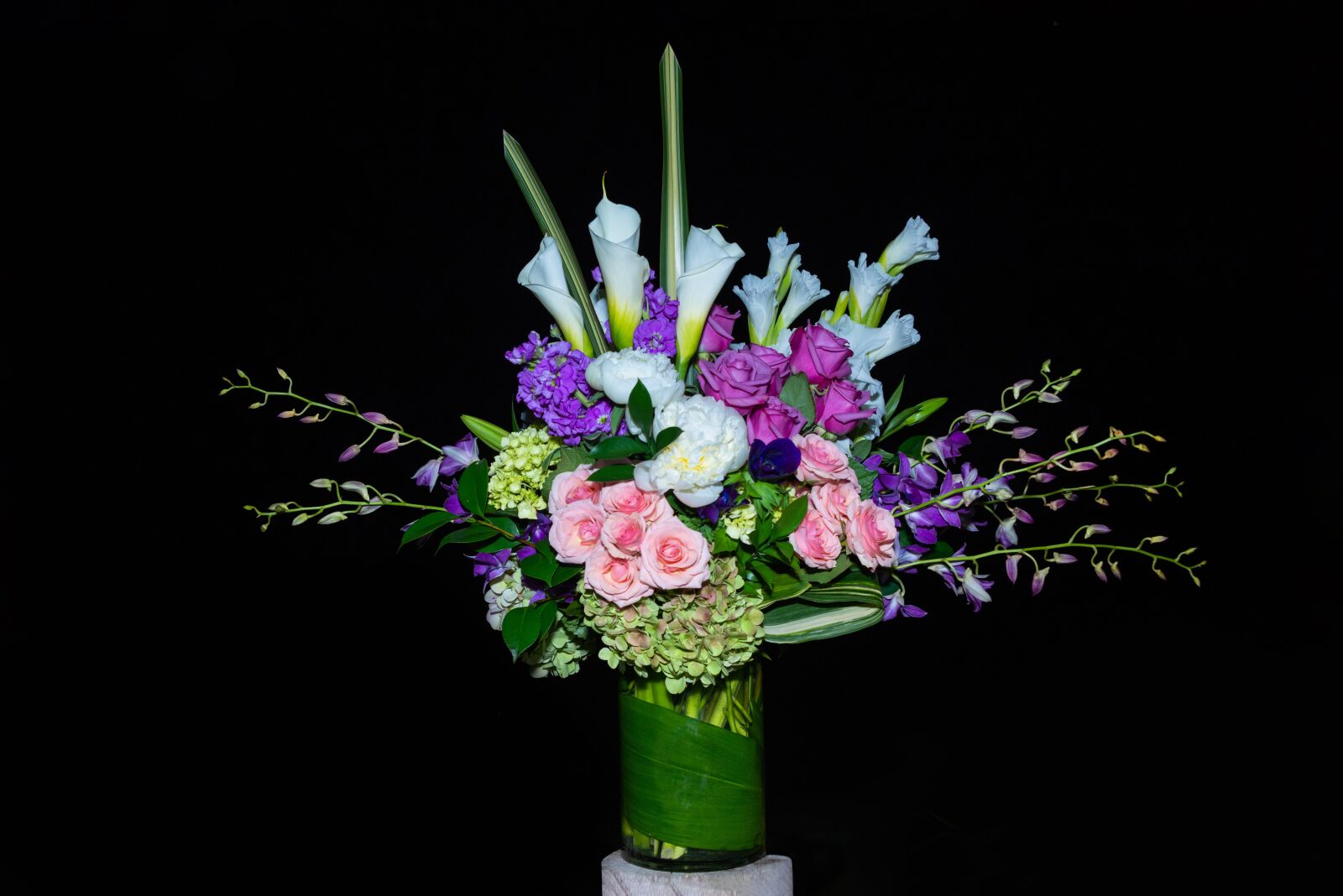 Nikon D800 sample photo. Flowers, arrangement, vase photography