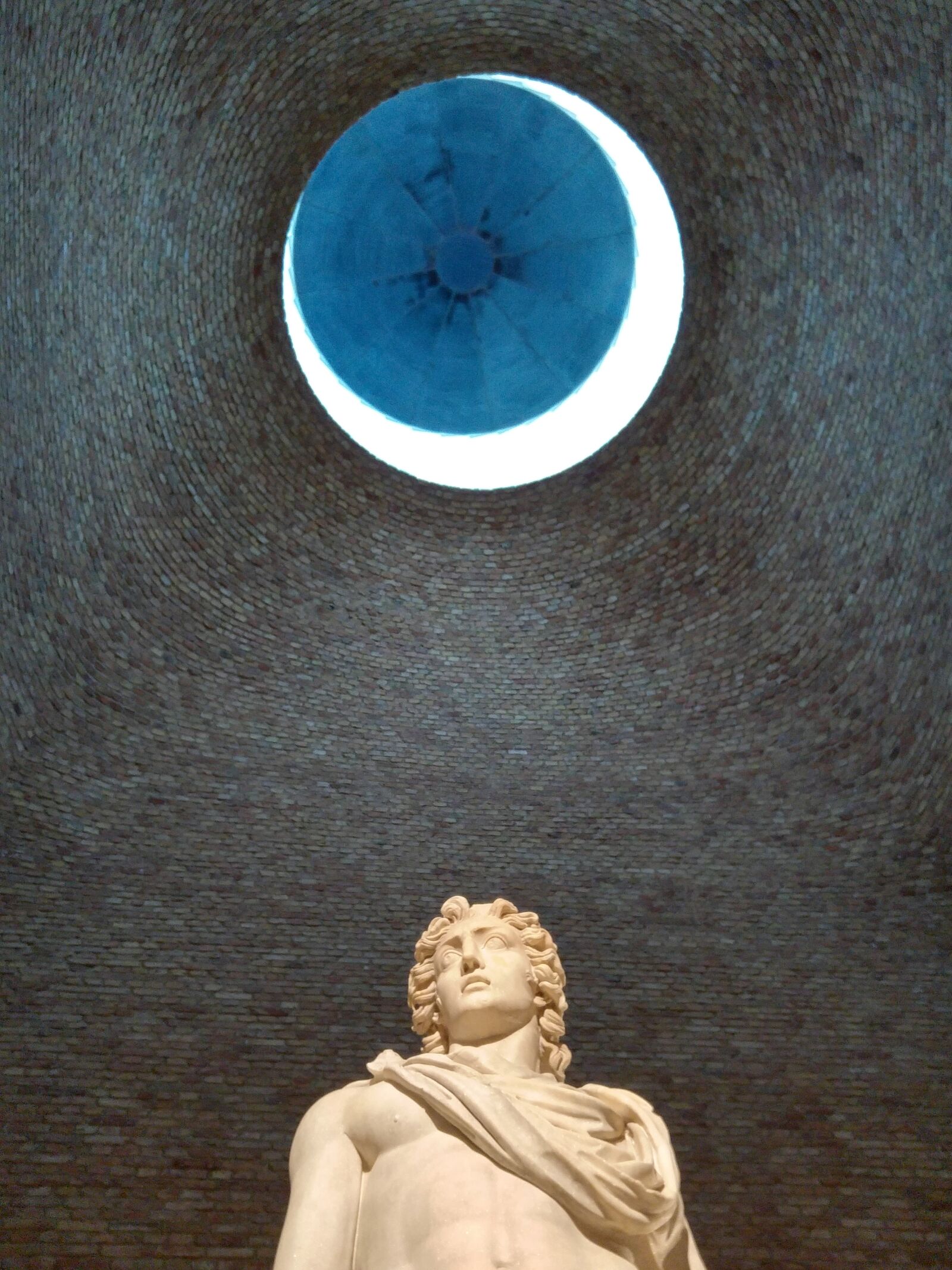 LG G4 sample photo. Museum, statue, marble photography