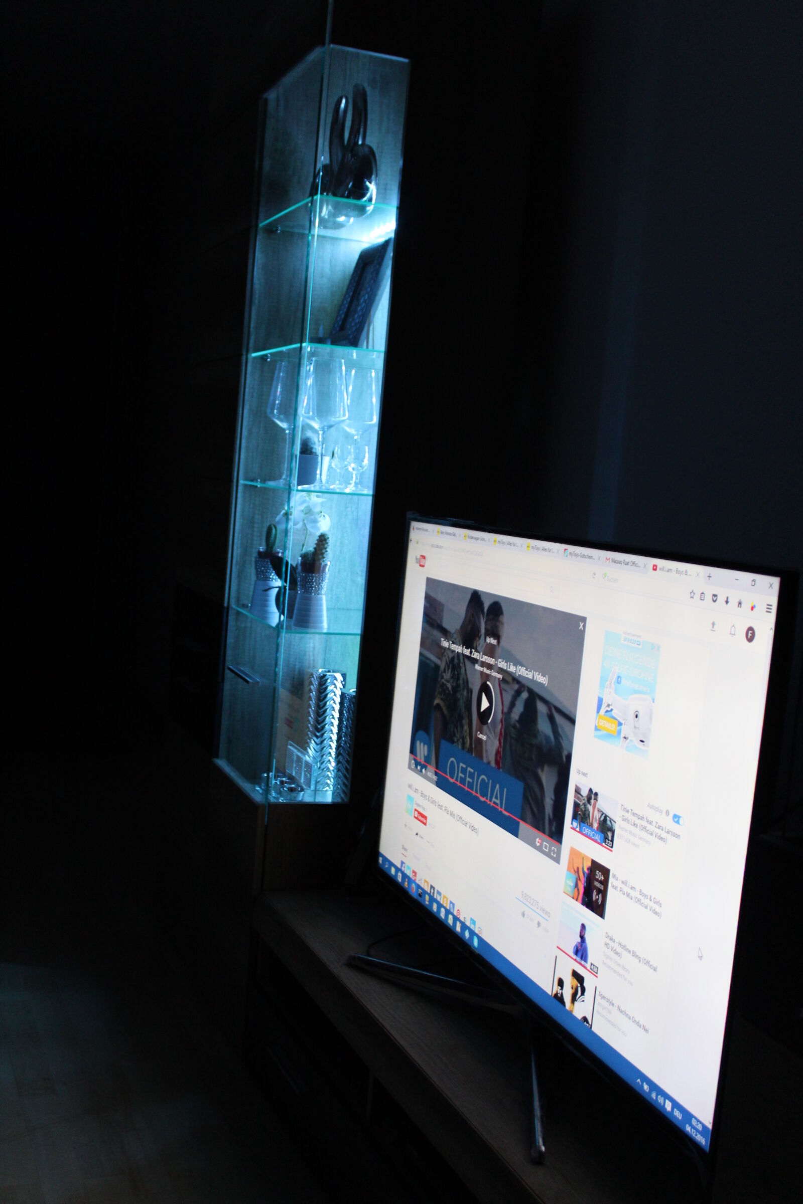 Canon EOS 1300D (EOS Rebel T6 / EOS Kiss X80) sample photo. Late, night, led, lights photography