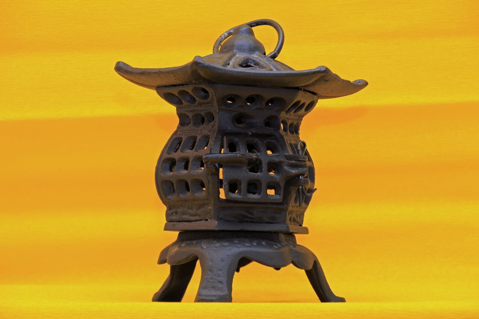 Canon EOS 7D sample photo. Candleholder, cast iron, flame photography