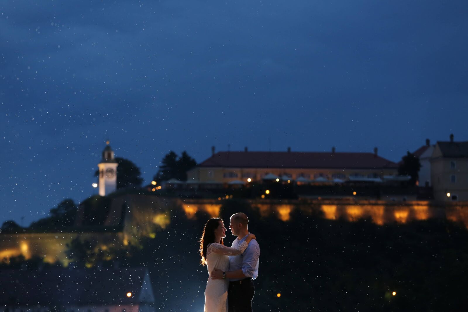 Canon EOS 5D Mark III sample photo. Bride, cityscape, handsome, hugging photography
