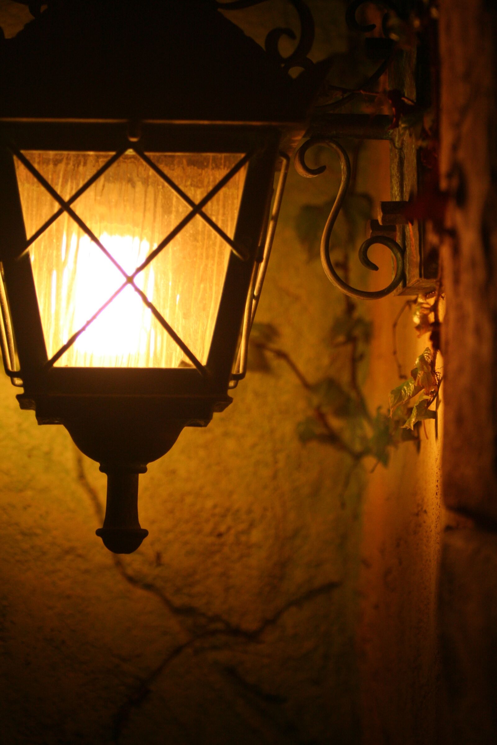 Canon EOS 350D (EOS Digital Rebel XT / EOS Kiss Digital N) sample photo. Light, night, atmosphere photography