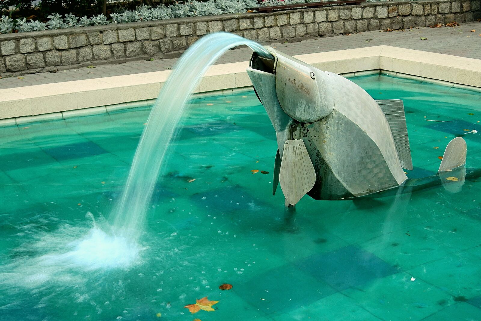 Nikon Coolpix P900 sample photo. Fountain, fish, water photography