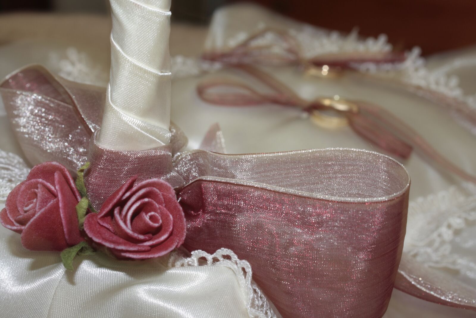 Canon EOS 1000D (EOS Digital Rebel XS / EOS Kiss F) sample photo. Wedding, link, basket photography