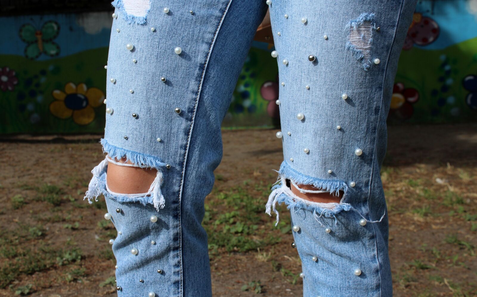 Canon EOS 1200D (EOS Rebel T5 / EOS Kiss X70 / EOS Hi) sample photo. Jeans, pants, clothes photography