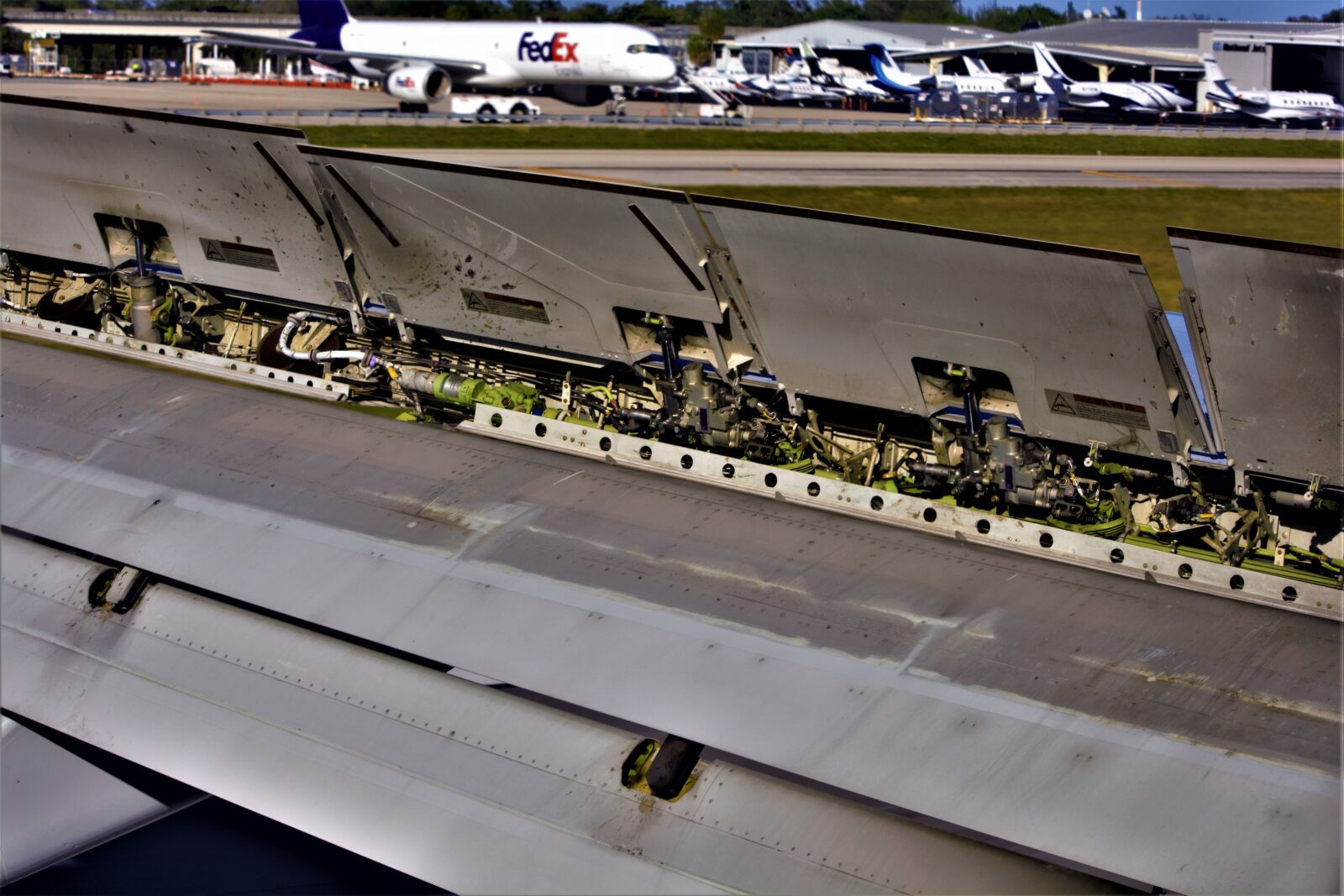 Nikon D7100 sample photo. Airplane, wing, air brakes photography