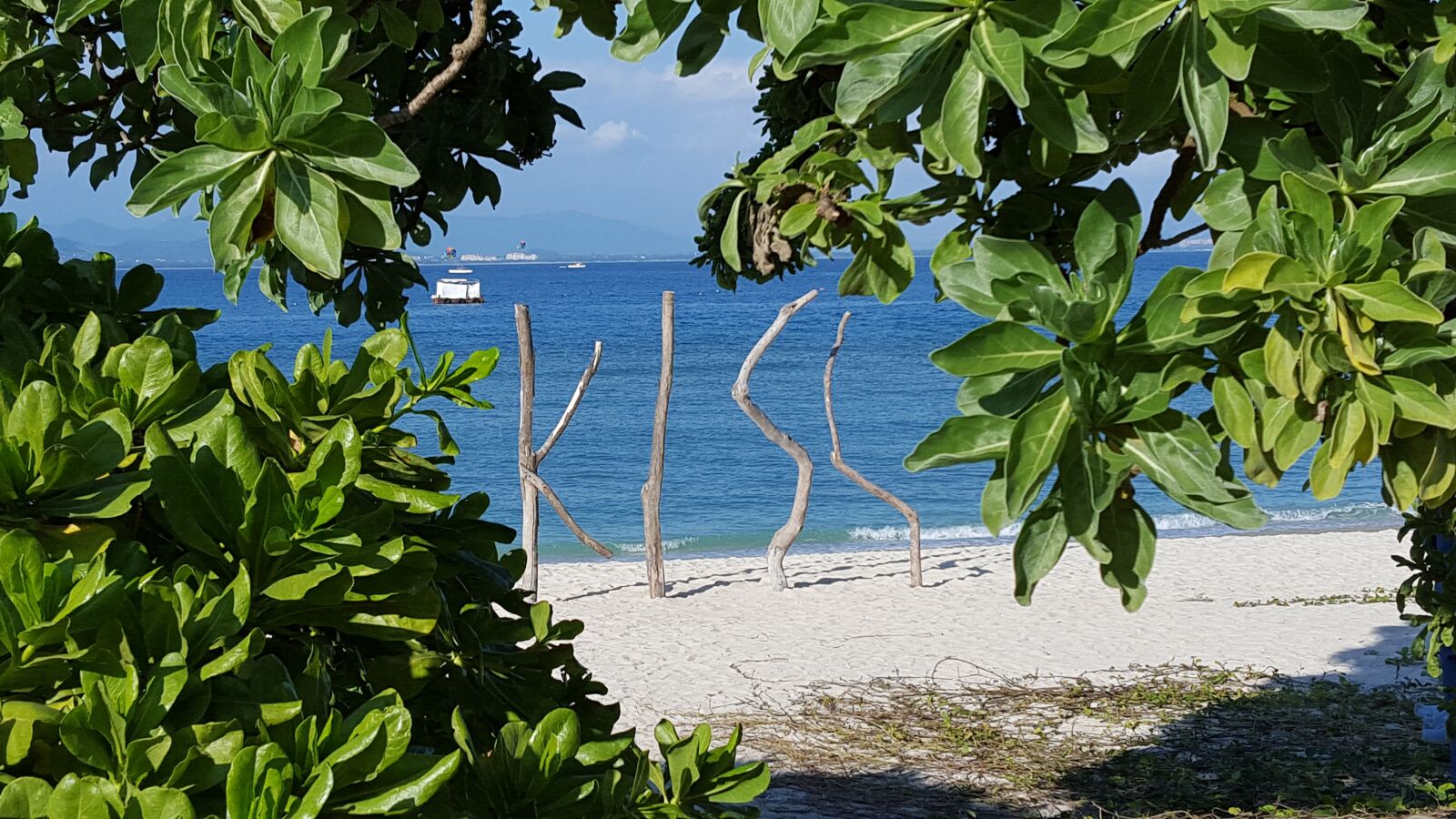 Samsung Galaxy S6 sample photo. Kiss, beach photography