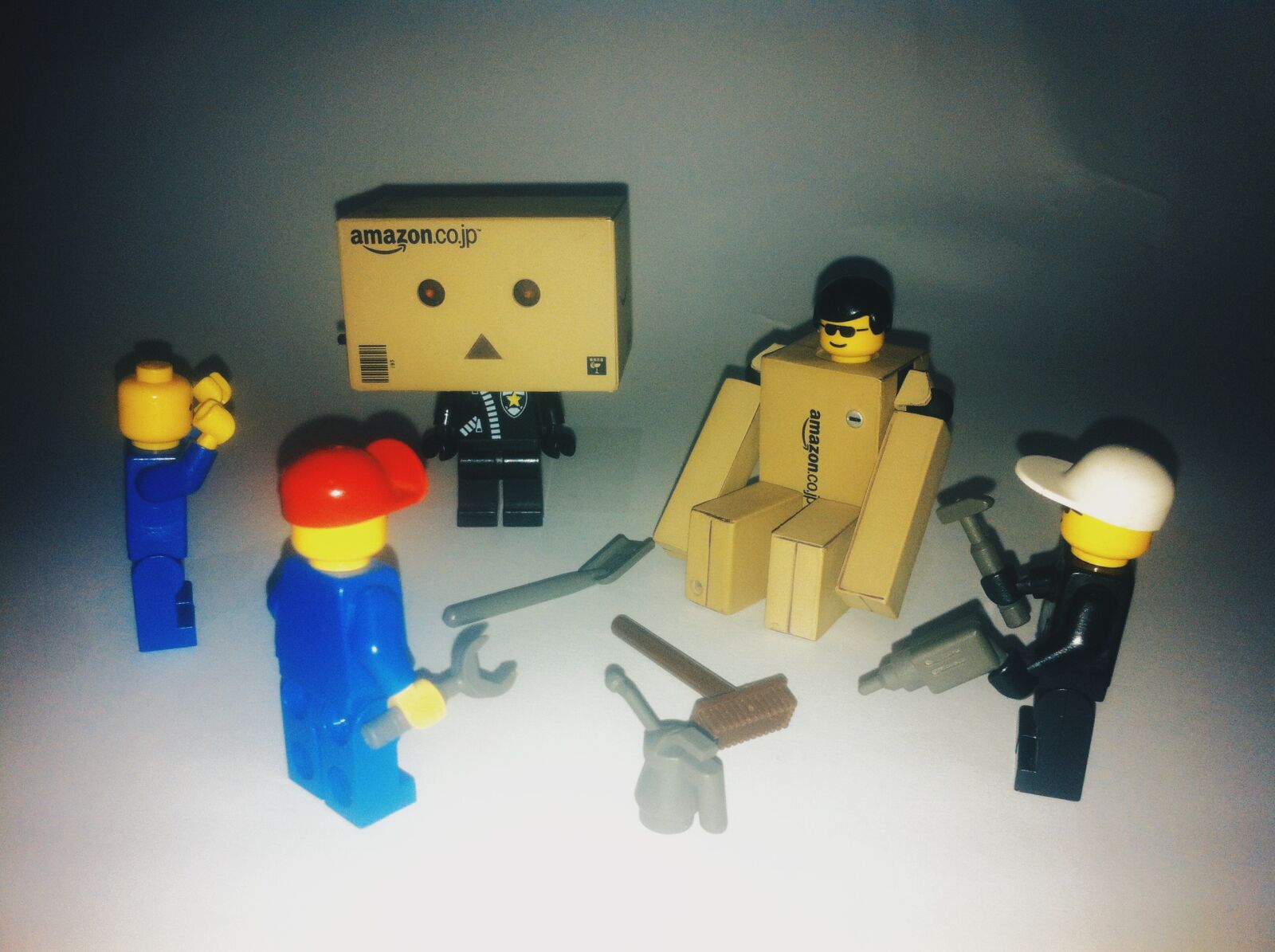 iPhone 4 back camera 3.85mm f/2.8 sample photo. Danbo, danboard, drill, hammer photography