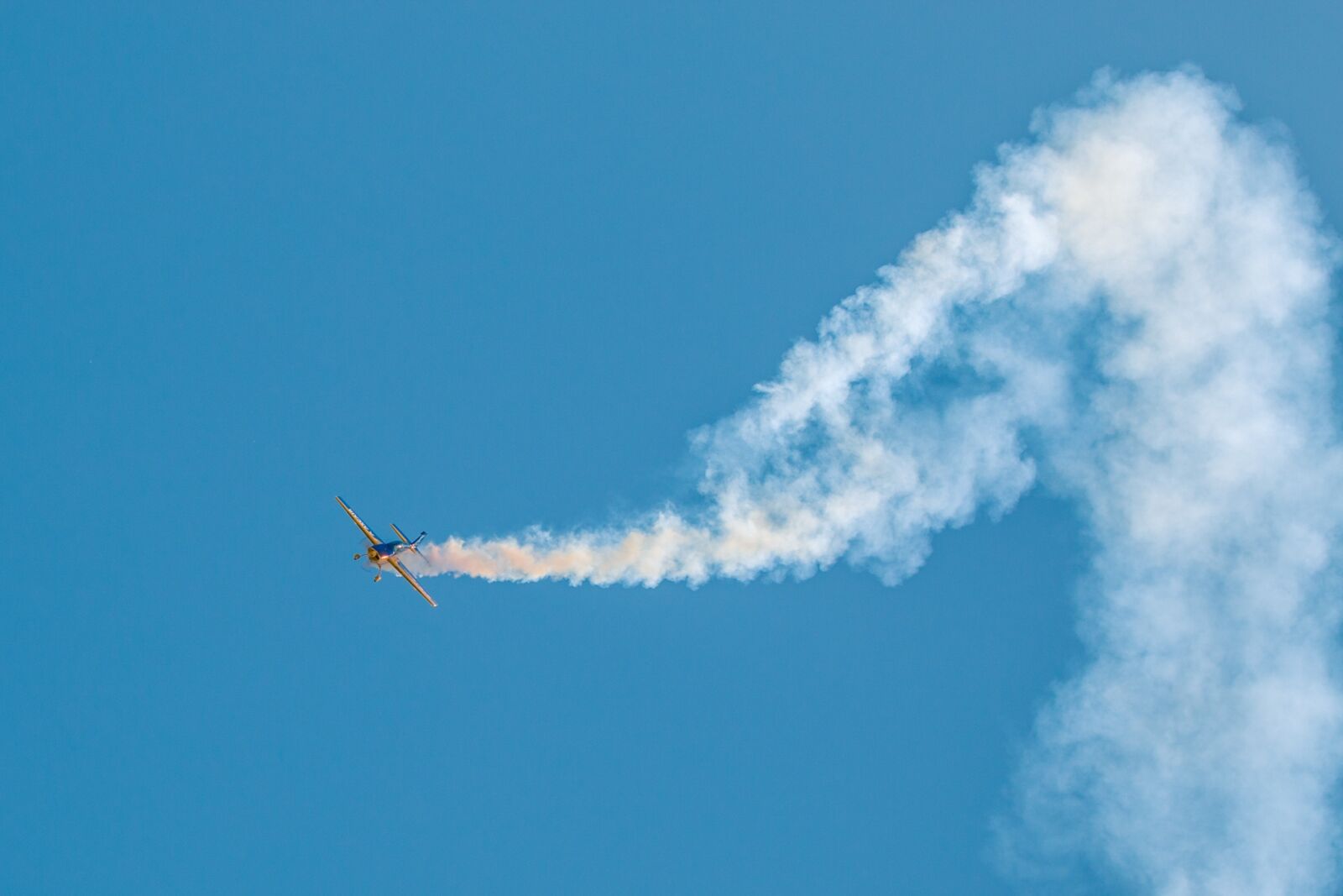 150-600mm F5-6.3 DG OS HSM | Contemporary 015 sample photo. Extra 300, aircraft, flying photography