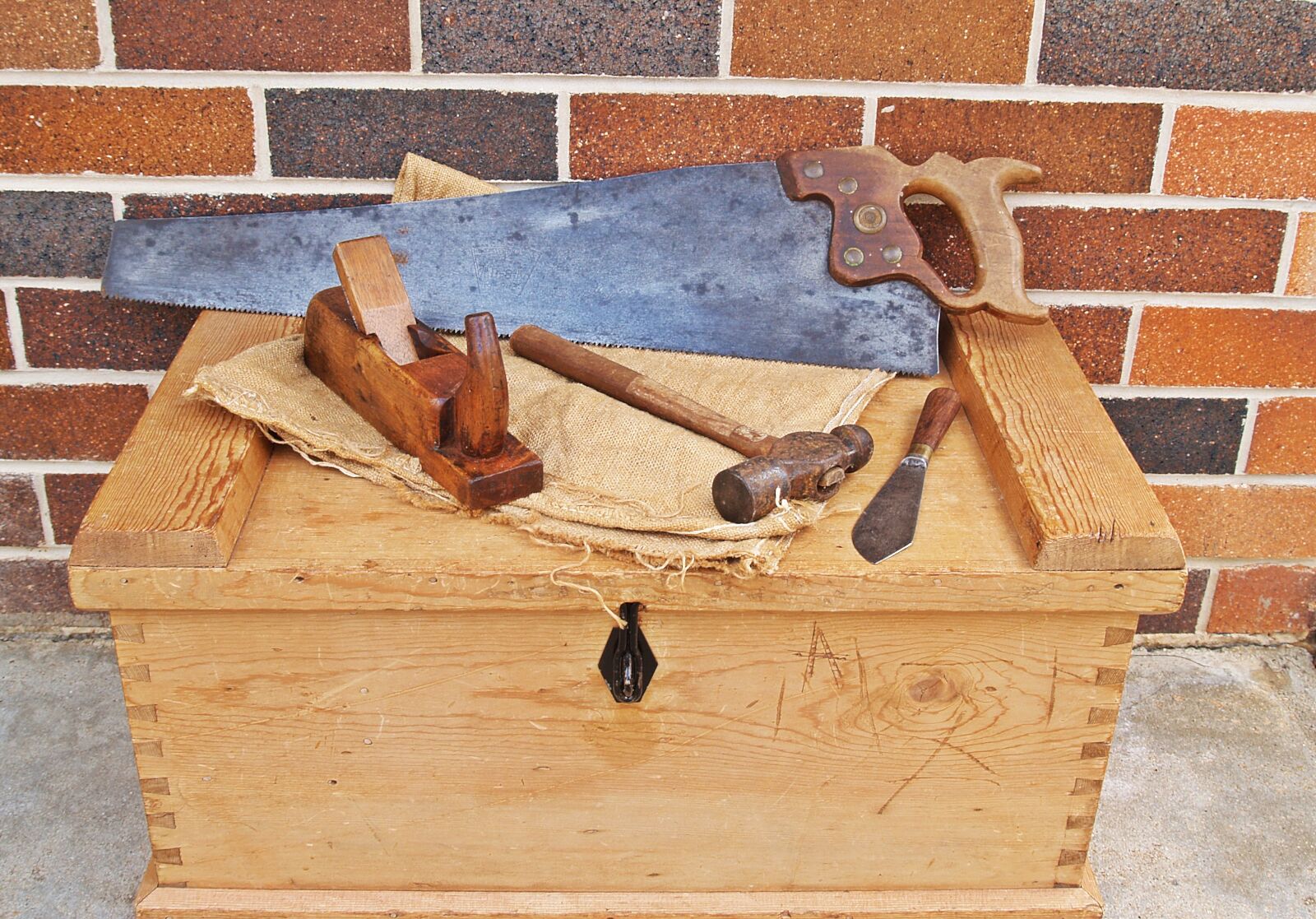 Olympus E-300 (EVOLT E-300) sample photo. Carpenter's toolbox, tool chest photography