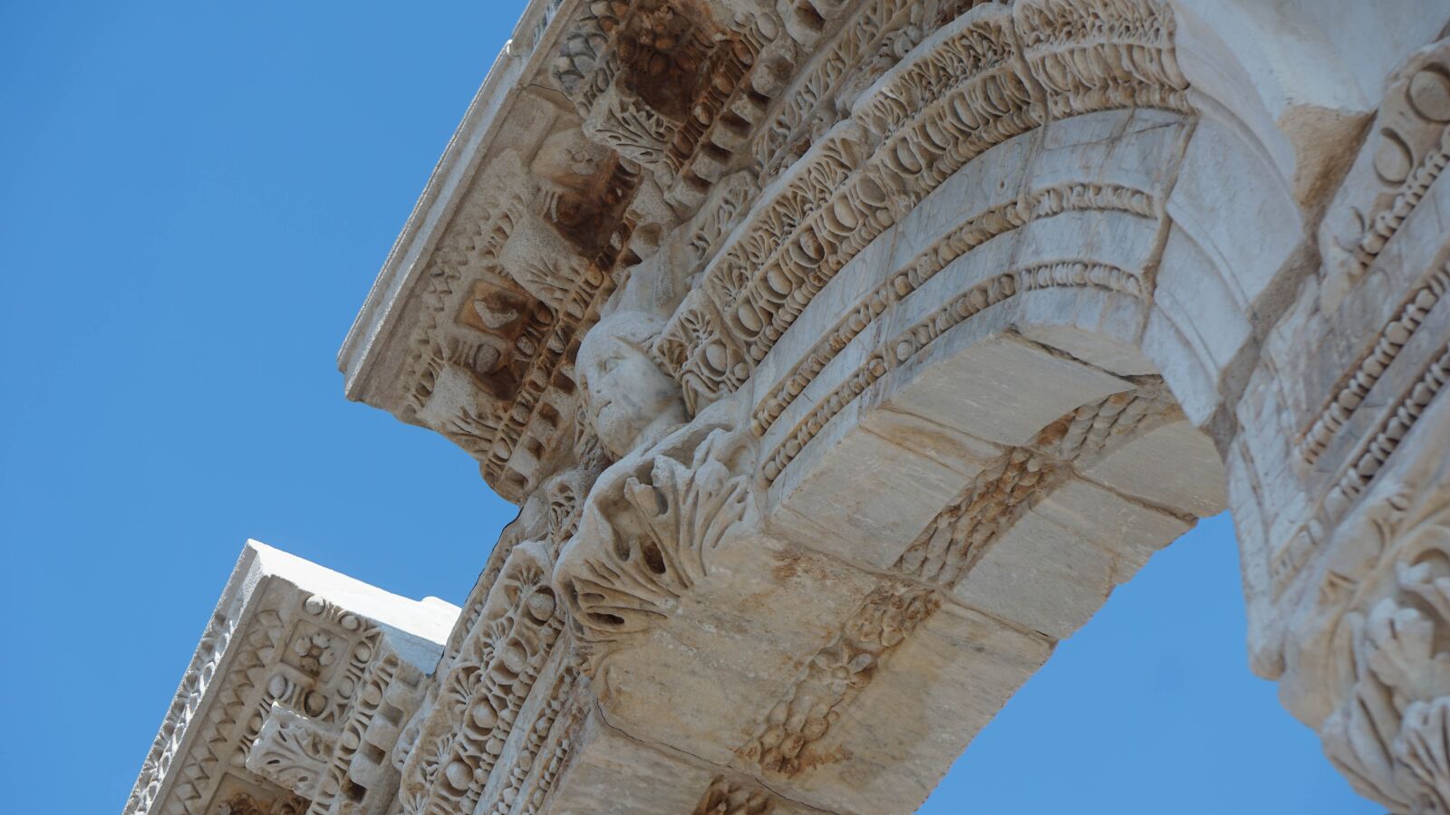 Sony a6000 + Sony Vario-Tessar T* E 16-70mm F4 ZA OSS sample photo. Hilt, turkey, the ruins photography
