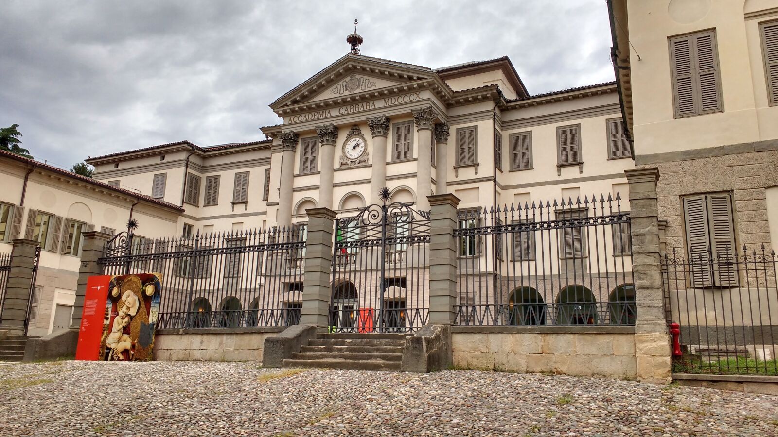 Motorola MotoG3 sample photo. Academy, bergamo, gallery photography