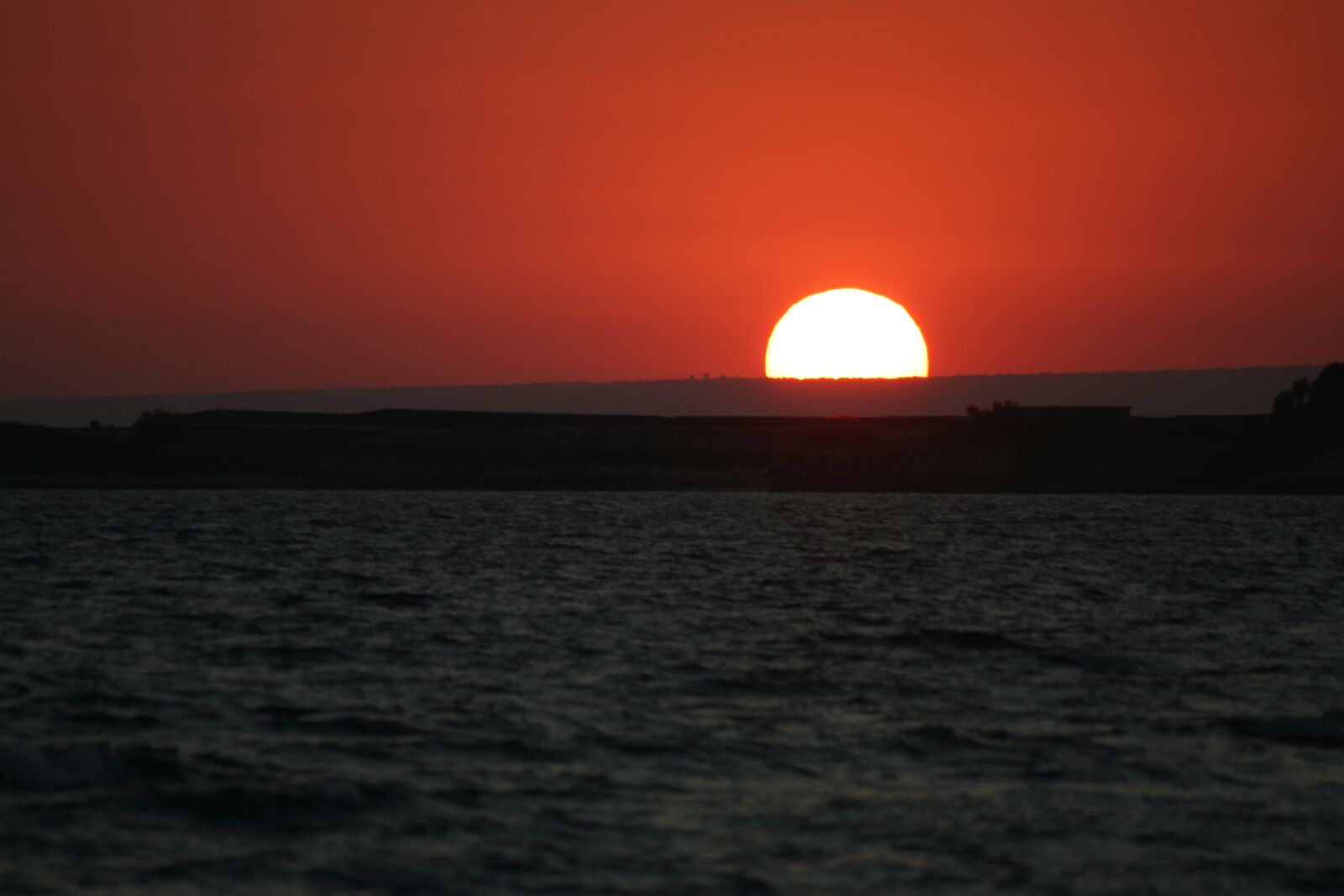 Canon EOS 350D (EOS Digital Rebel XT / EOS Kiss Digital N) sample photo. Sunset, sea, horizon photography