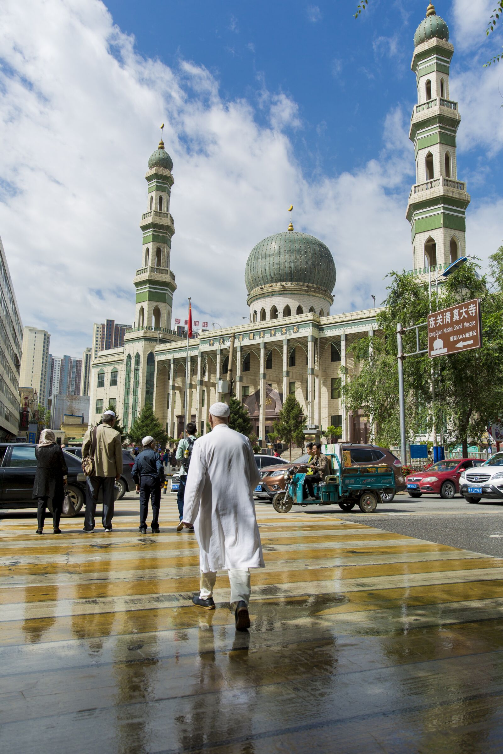 Canon EF 24-70mm F2.8L II USM sample photo. Mosque, xining, blue sky photography