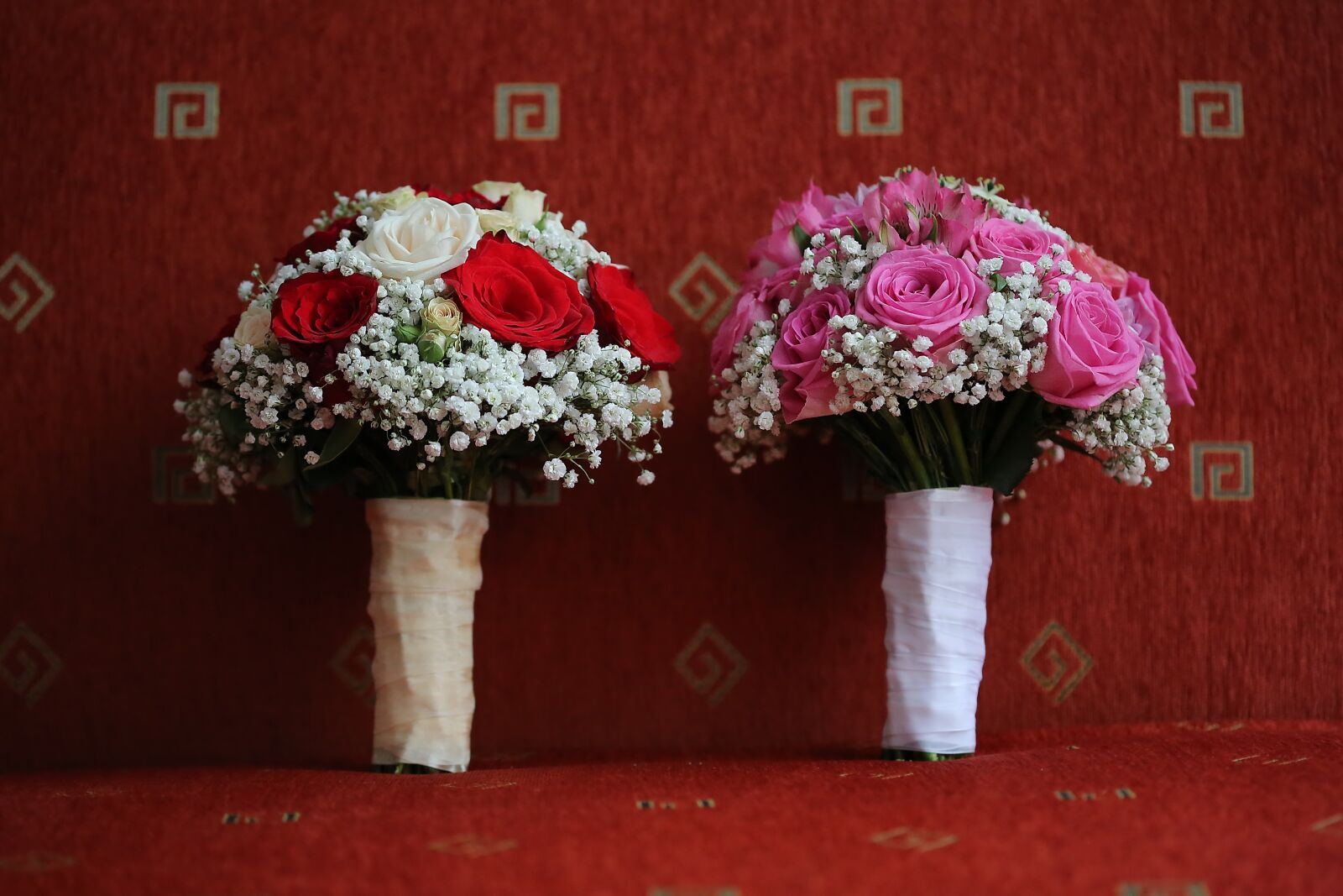 Canon EOS 5D Mark III + Canon EF 100mm F2.8 Macro USM sample photo. Wedding bouquet, couch, living photography