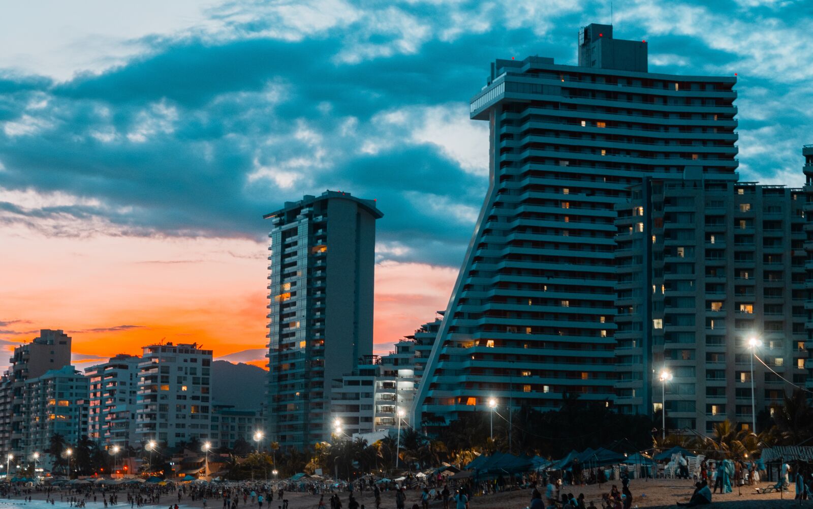 Sony SLT-A58 + Sony DT 50mm F1.8 SAM sample photo. Acapulco, sunset, mexico photography