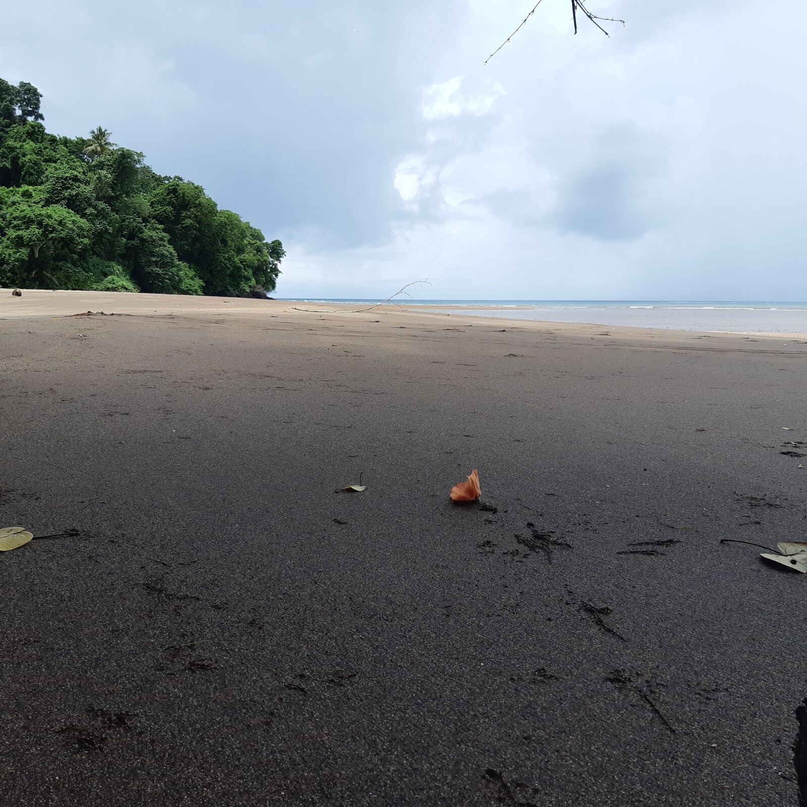 Samsung Galaxy A8(2018) sample photo. Beach, sand, sea photography