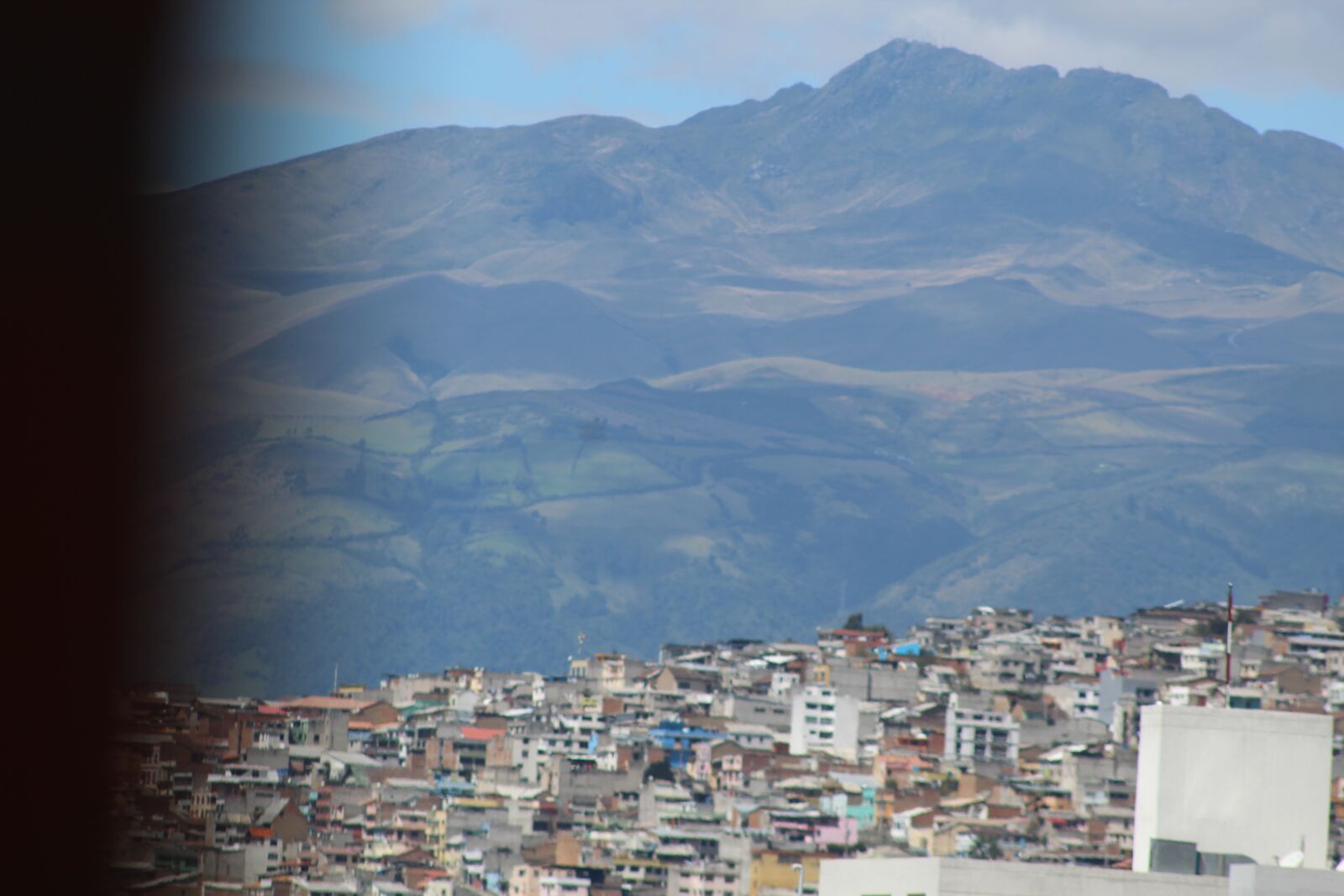 Canon EOS 1300D (EOS Rebel T6 / EOS Kiss X80) sample photo. Mountain, city, landscape photography